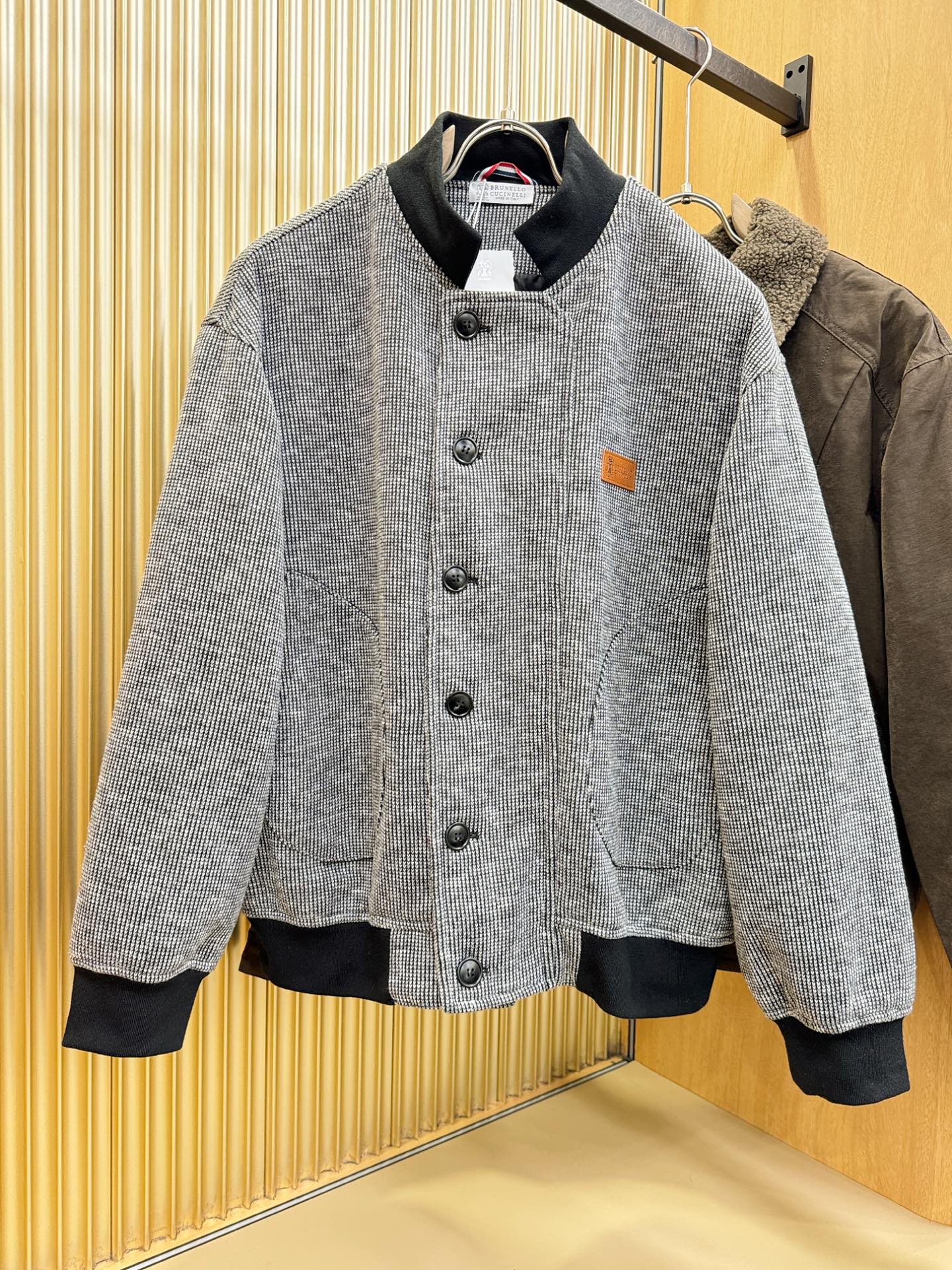 BC布鲁提 2025新款外套，秀场新品，品相非常完美，专柜高科技防水面料，内里舒适保暖，色泽饱满诱人，非