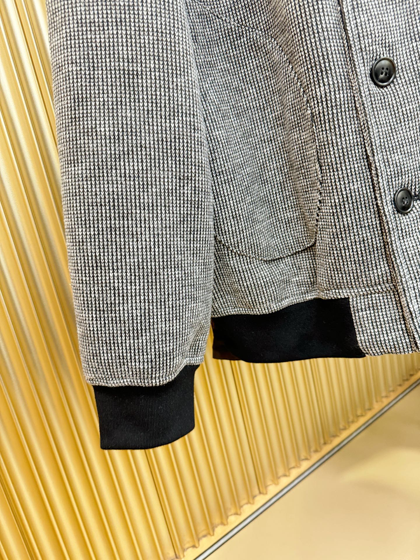 BC布鲁提 2025新款外套，秀场新品，品相非常完美，专柜高科技防水面料，内里舒适保暖，色泽饱满诱人，非