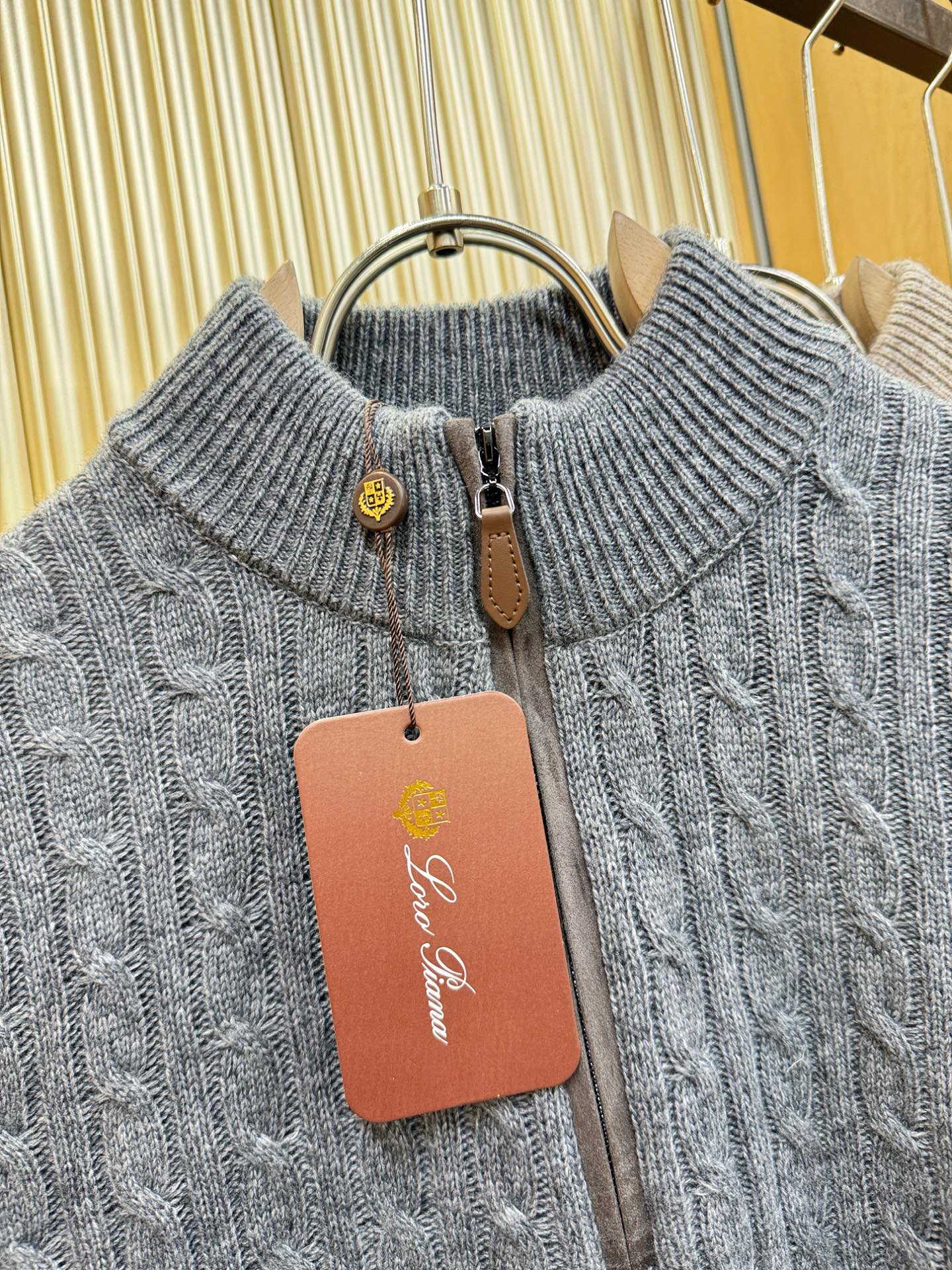 Loro Piana诺悠翩雅 2025秋冬新款羊绒毛衣，顶级羊绒面料，logo图案设计，胸前logo设计