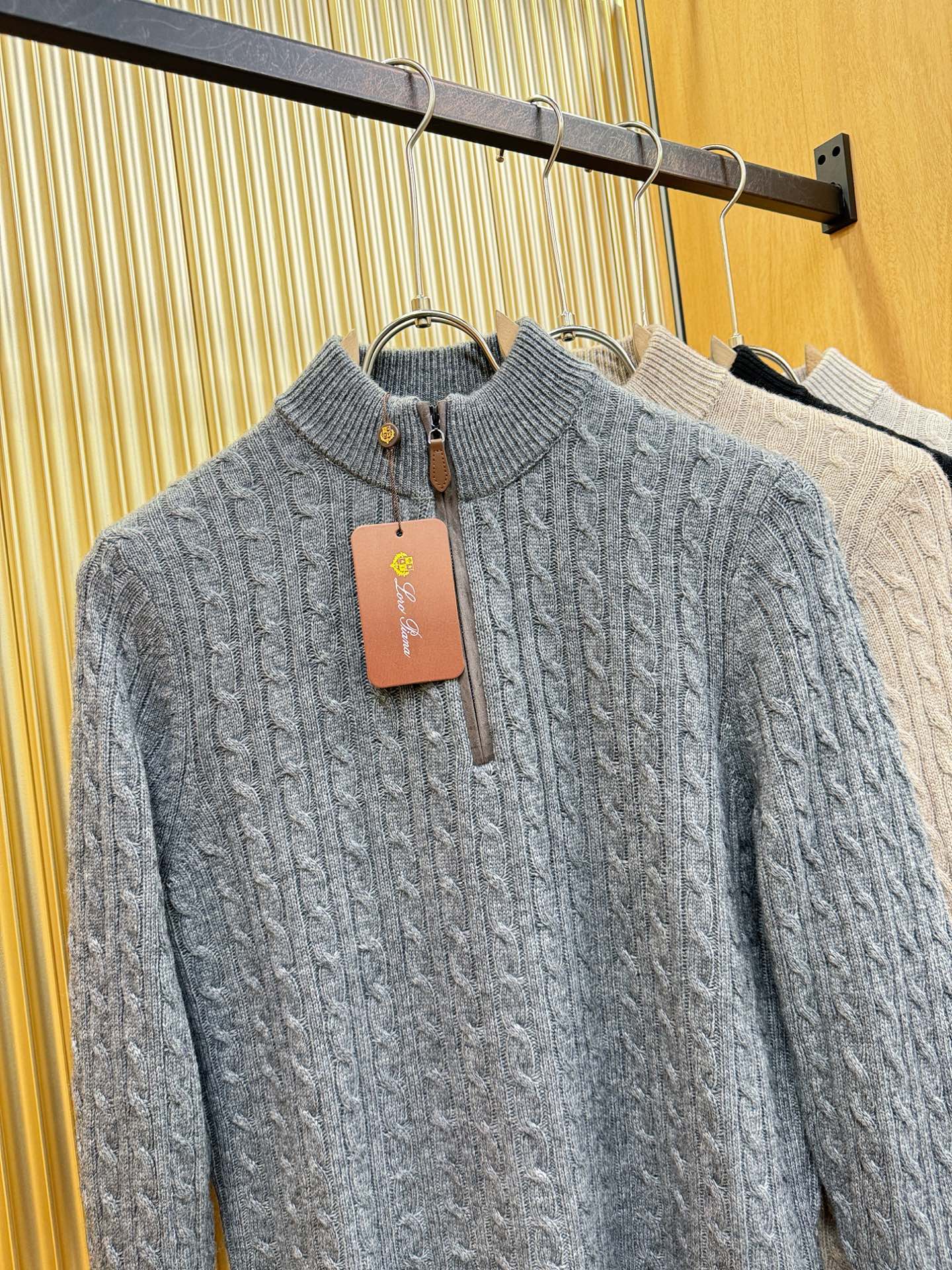 Loro Piana诺悠翩雅 2025秋冬新款羊绒毛衣，顶级羊绒面料，logo图案设计，胸前logo设计