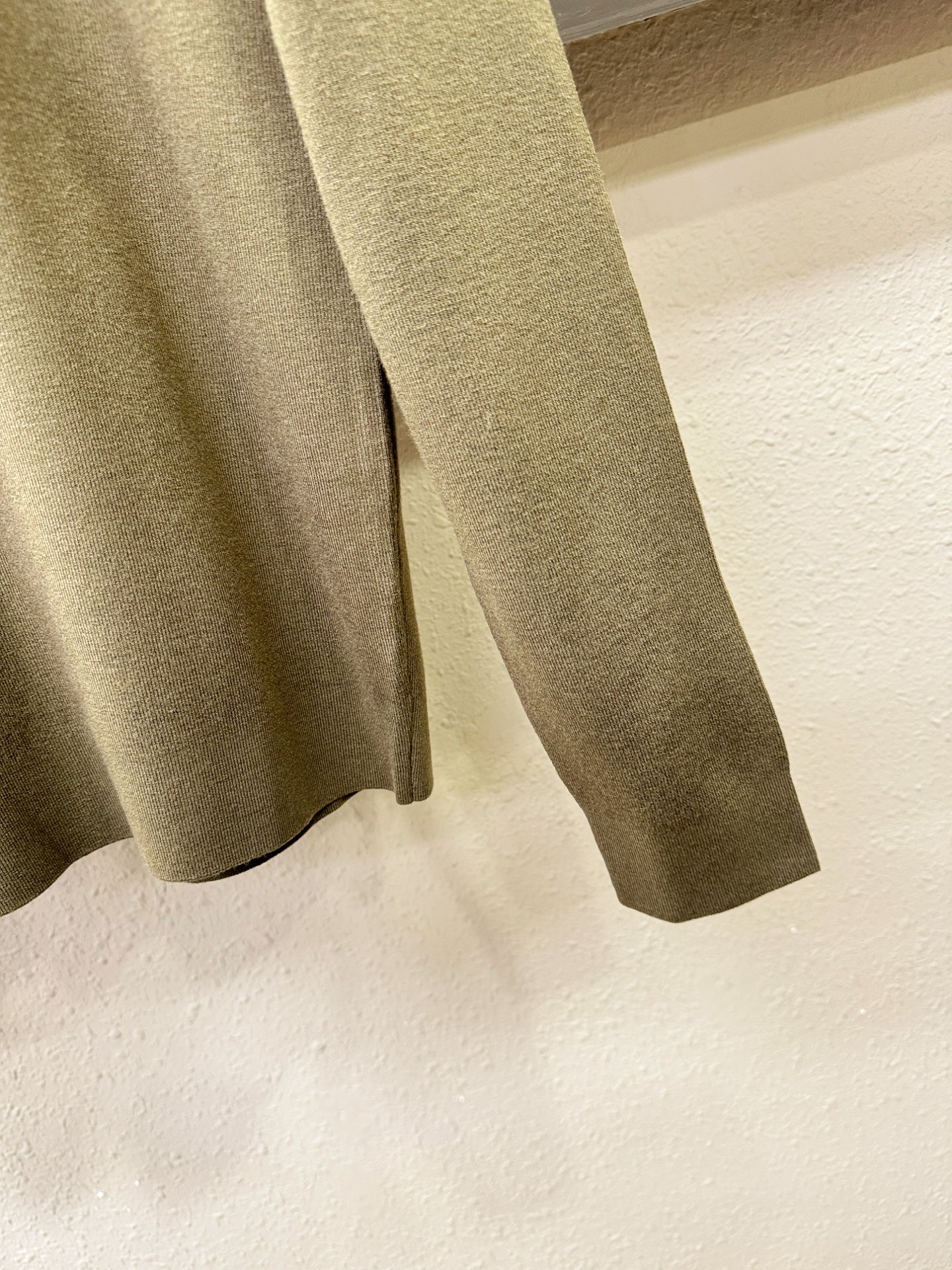 BURBERRY巴宝莉 2025新款毛衣，胸前logo设计！贸易公司渠道稀出，同步官网发售！秋冬系列经典