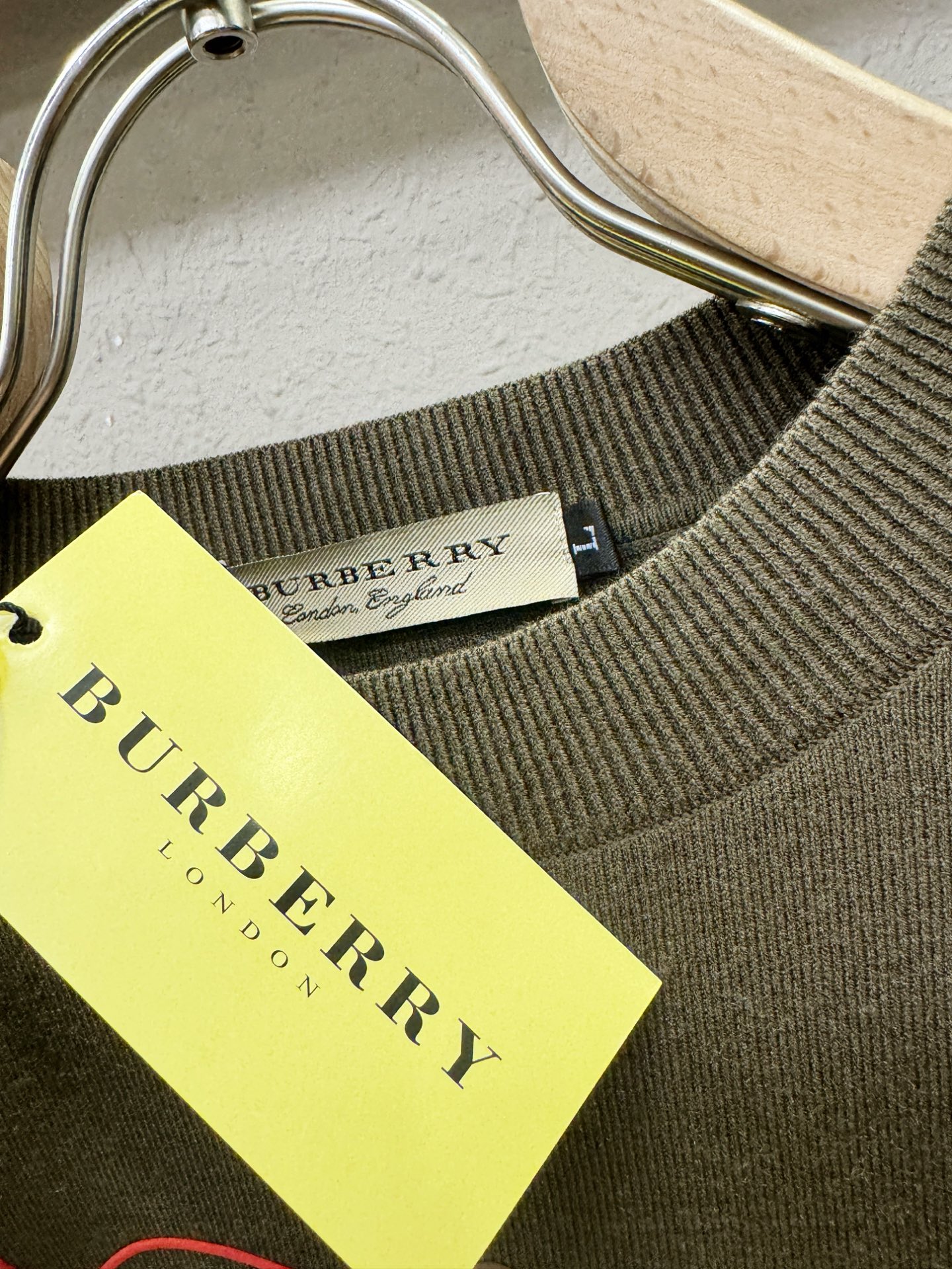 BURBERRY巴宝莉 2025新款毛衣，胸前logo设计！贸易公司渠道稀出，同步官网发售！秋冬系列经典