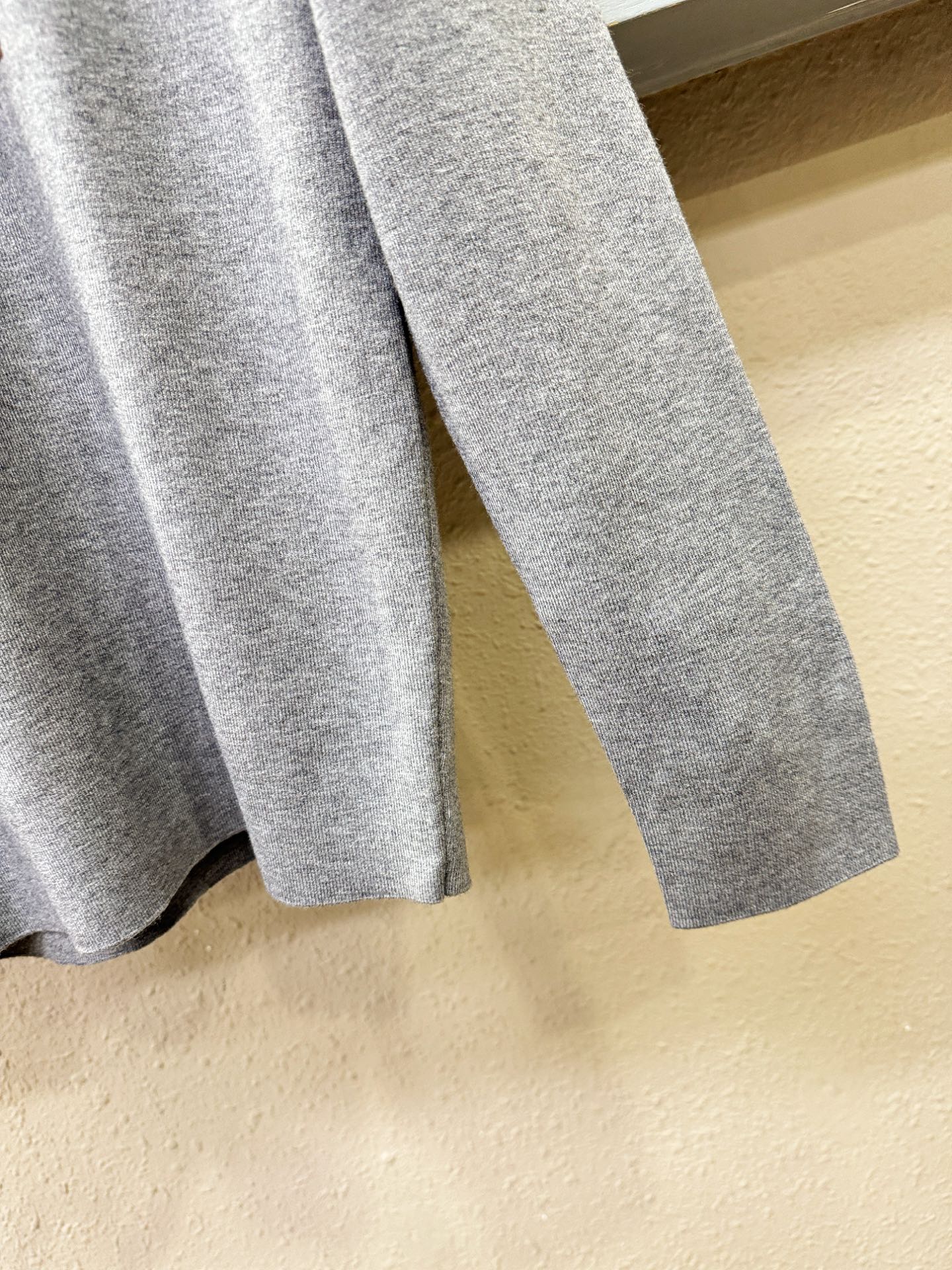 BURBERRY巴宝莉 2025新款毛衣，胸前logo设计！贸易公司渠道稀出，同步官网发售！秋冬系列经典