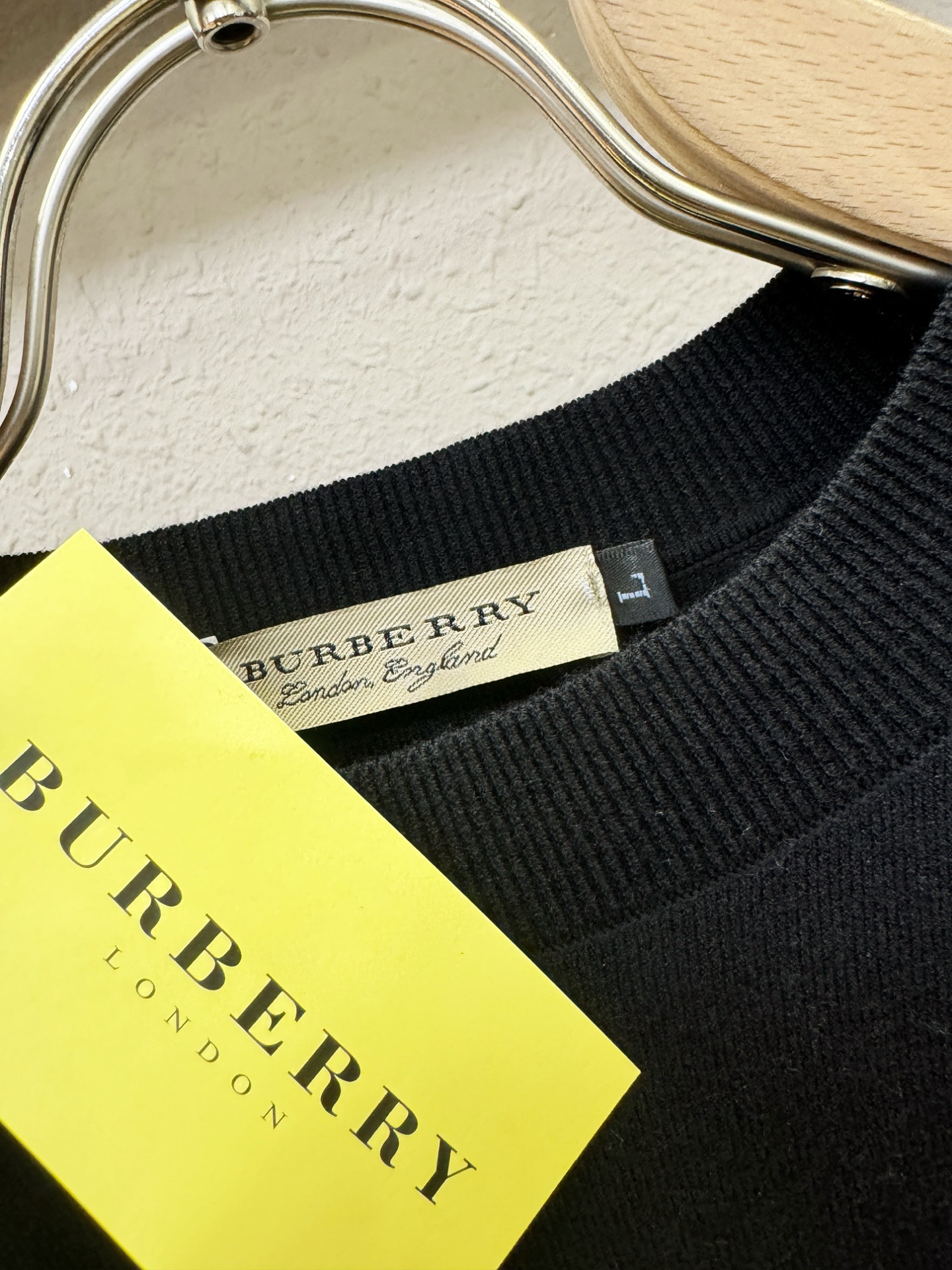 BURBERRY巴宝莉 2025新款毛衣，胸前logo设计！贸易公司渠道稀出，同步官网发售！秋冬系列经典