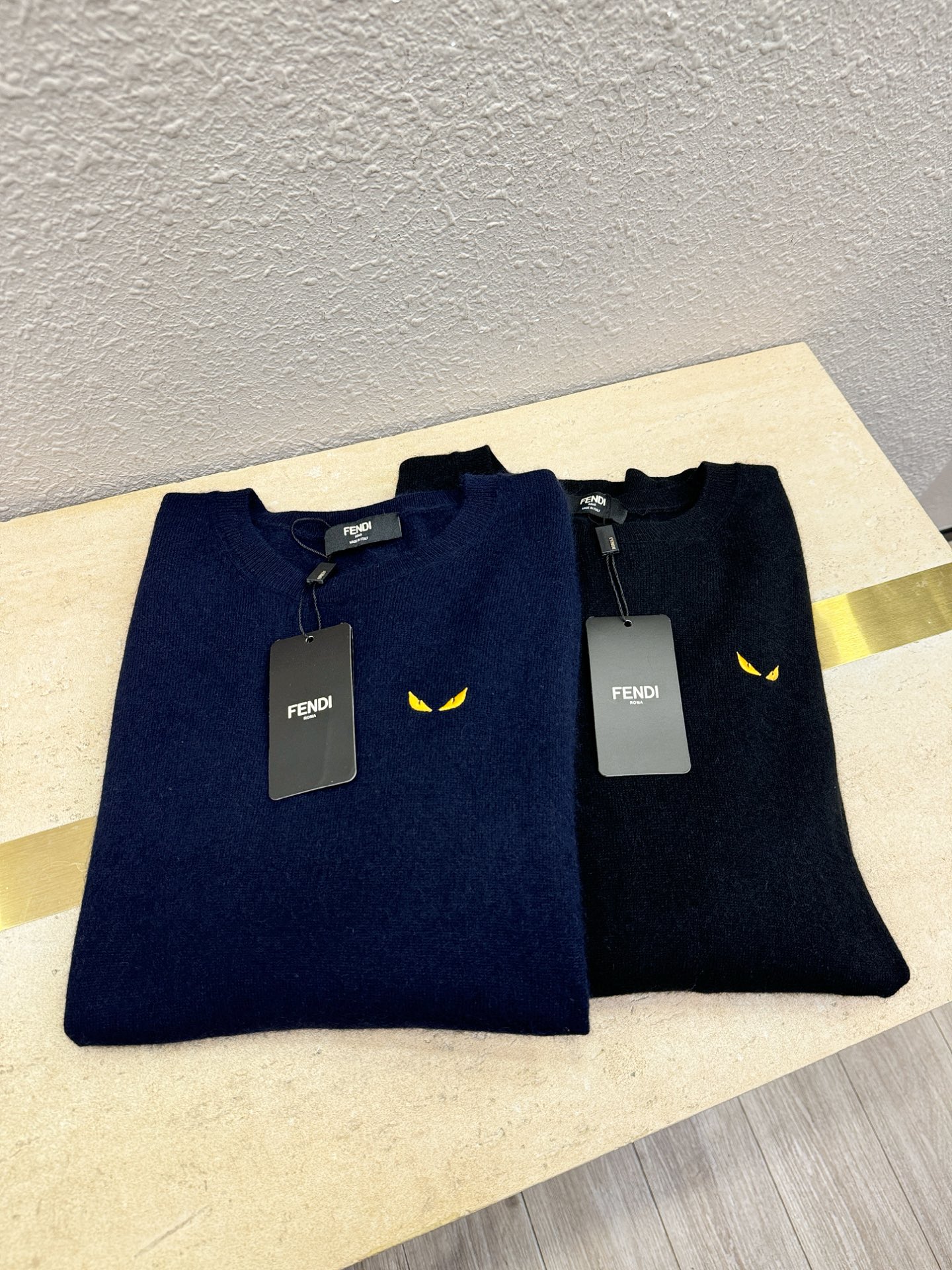 FENDI芬迪 2025秋冬新款羊绒毛衣，顶级羊绒面料，logo图案设计，胸前logo设计！秋冬系列经典