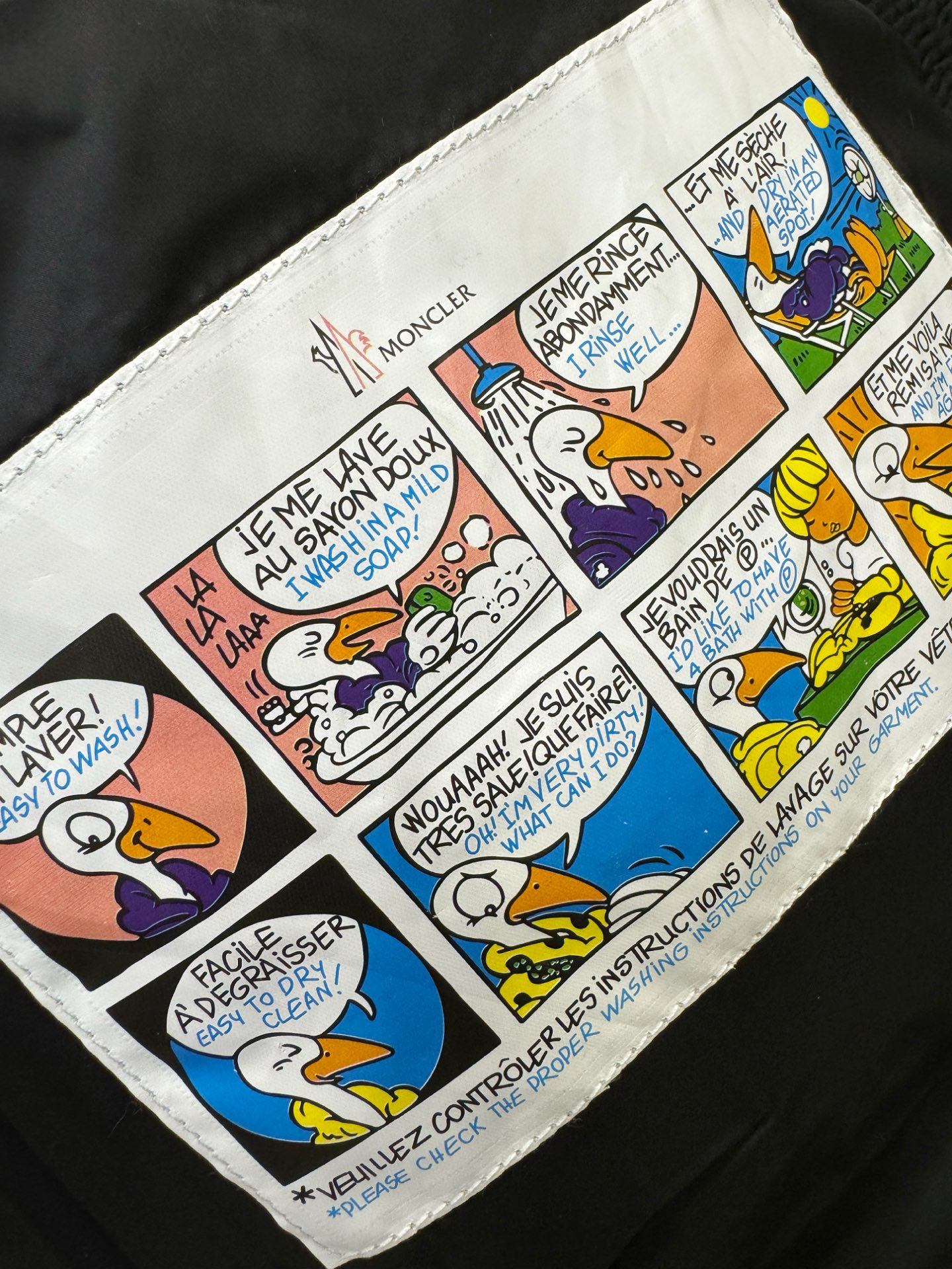 Moncler蒙口 2025新款羽绒马甲，秀场新品，品相非常完美，专柜高科技防水面料，内里90%白鹅绒填