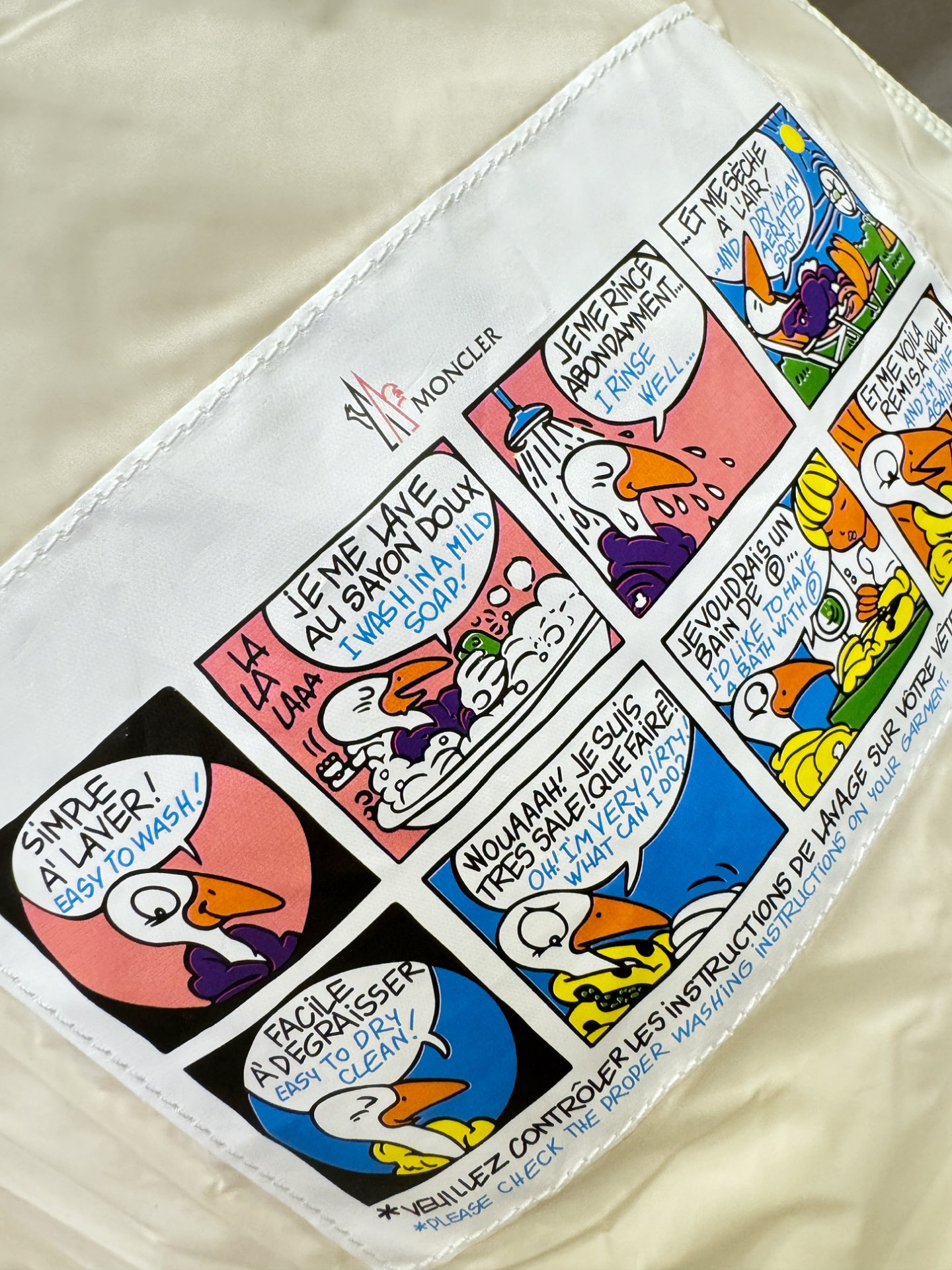 Moncler蒙口 2025新款羽绒马甲，秀场新品，品相非常完美，专柜高科技防水面料，内里90%白鹅绒填