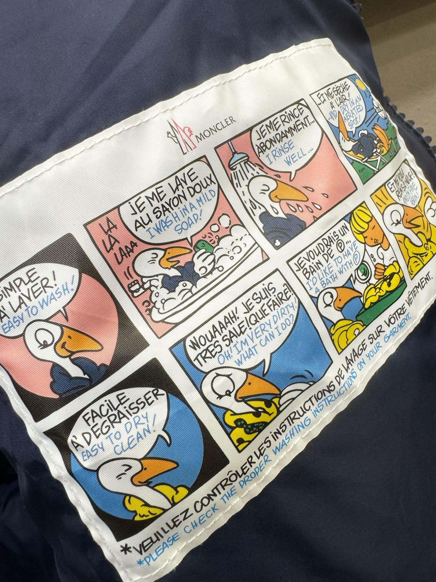 Moncler蒙口 2025新款羽绒服，秀场新品，品相非常完美，专柜高科技防水面料，内里90%白鹅绒填充