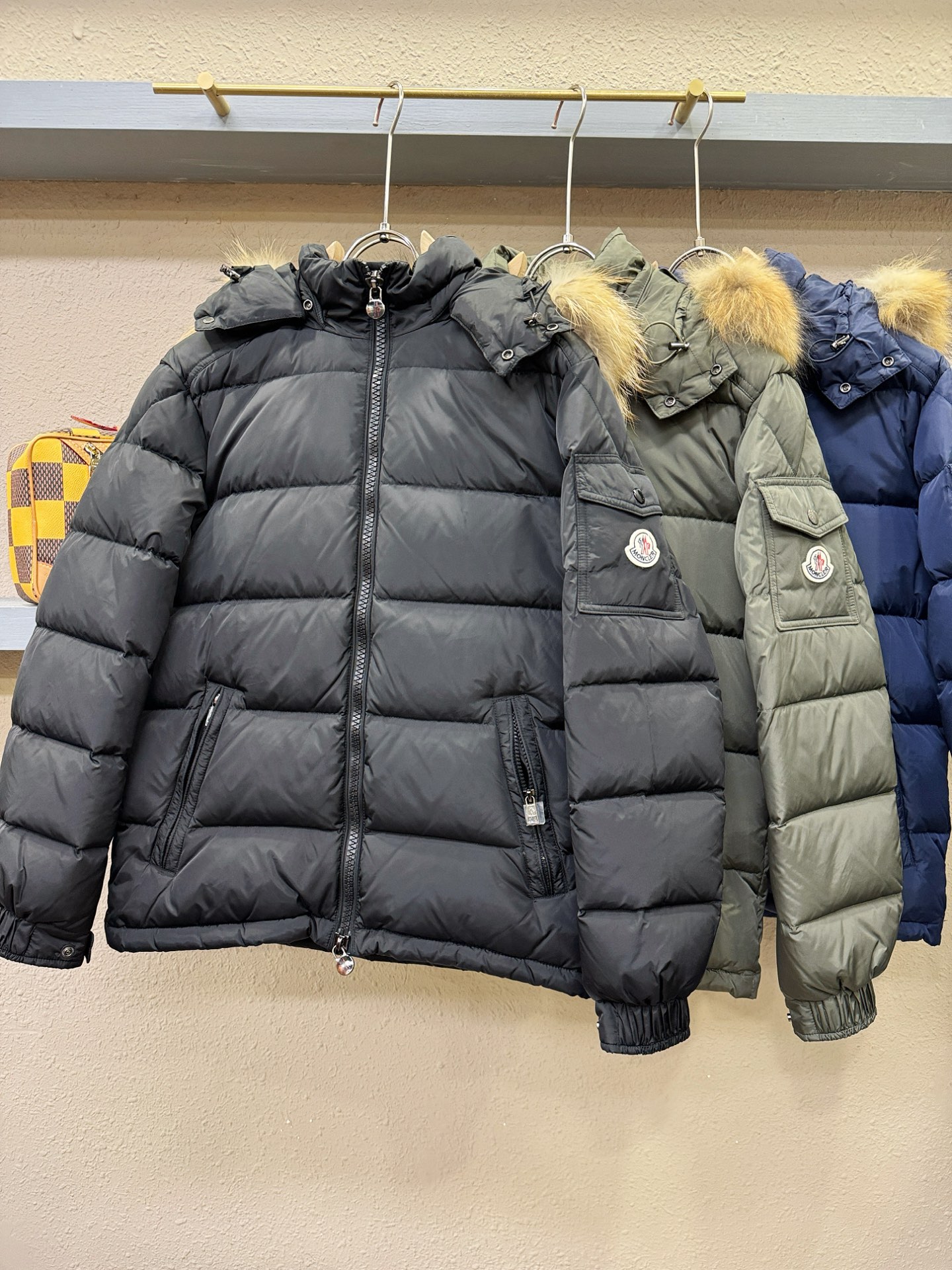 Moncler蒙口 2025新款羽绒服，秀场新品，品相非常完美，专柜高科技防水面料，内里90%白鹅绒填充