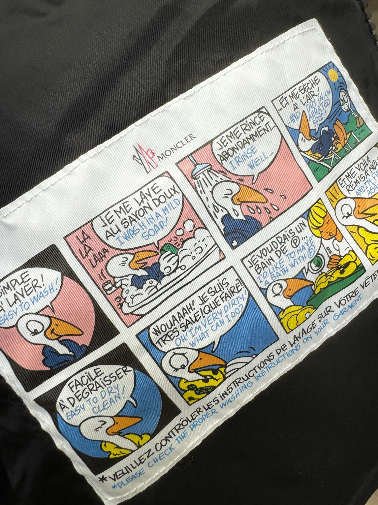 Moncler蒙口 2025新款羽绒服，秀场新品，品相非常完美，专柜高科技防水面料，内里90%白鹅绒填充