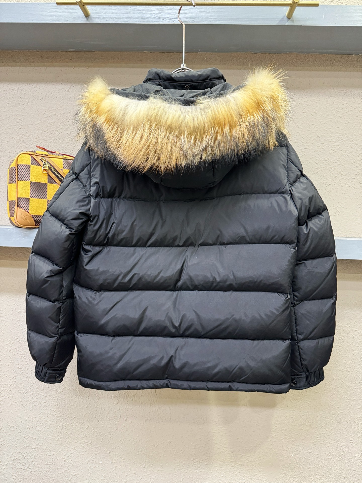 Moncler蒙口 2025新款羽绒服，秀场新品，品相非常完美，专柜高科技防水面料，内里90%白鹅绒填充