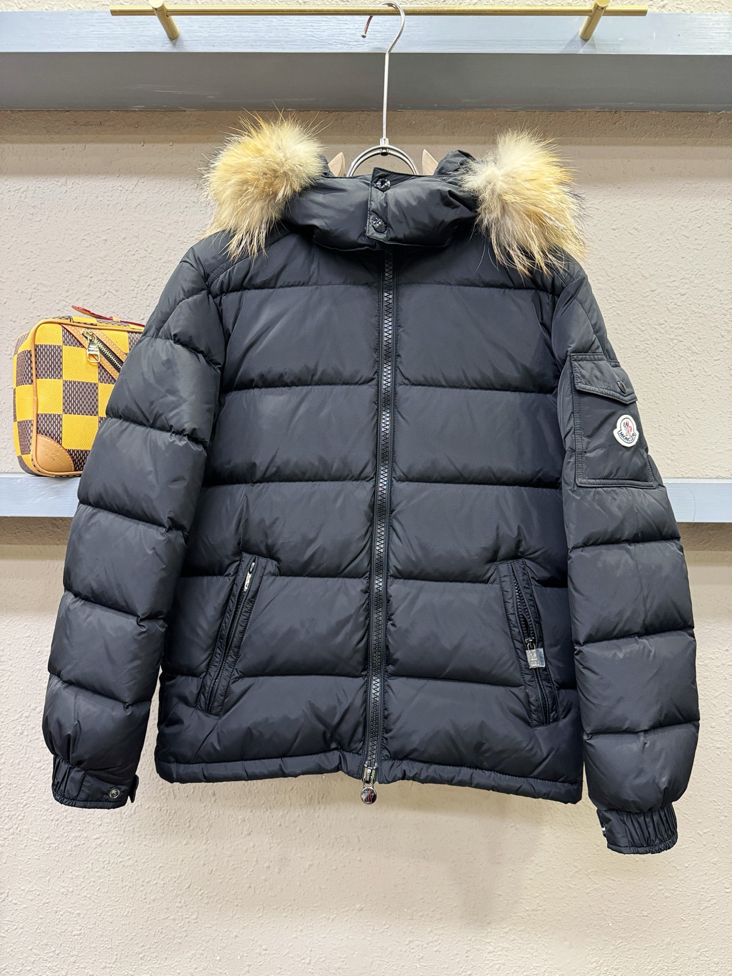 Moncler蒙口 2025新款羽绒服，秀场新品，品相非常完美，专柜高科技防水面料，内里90%白鹅绒填充