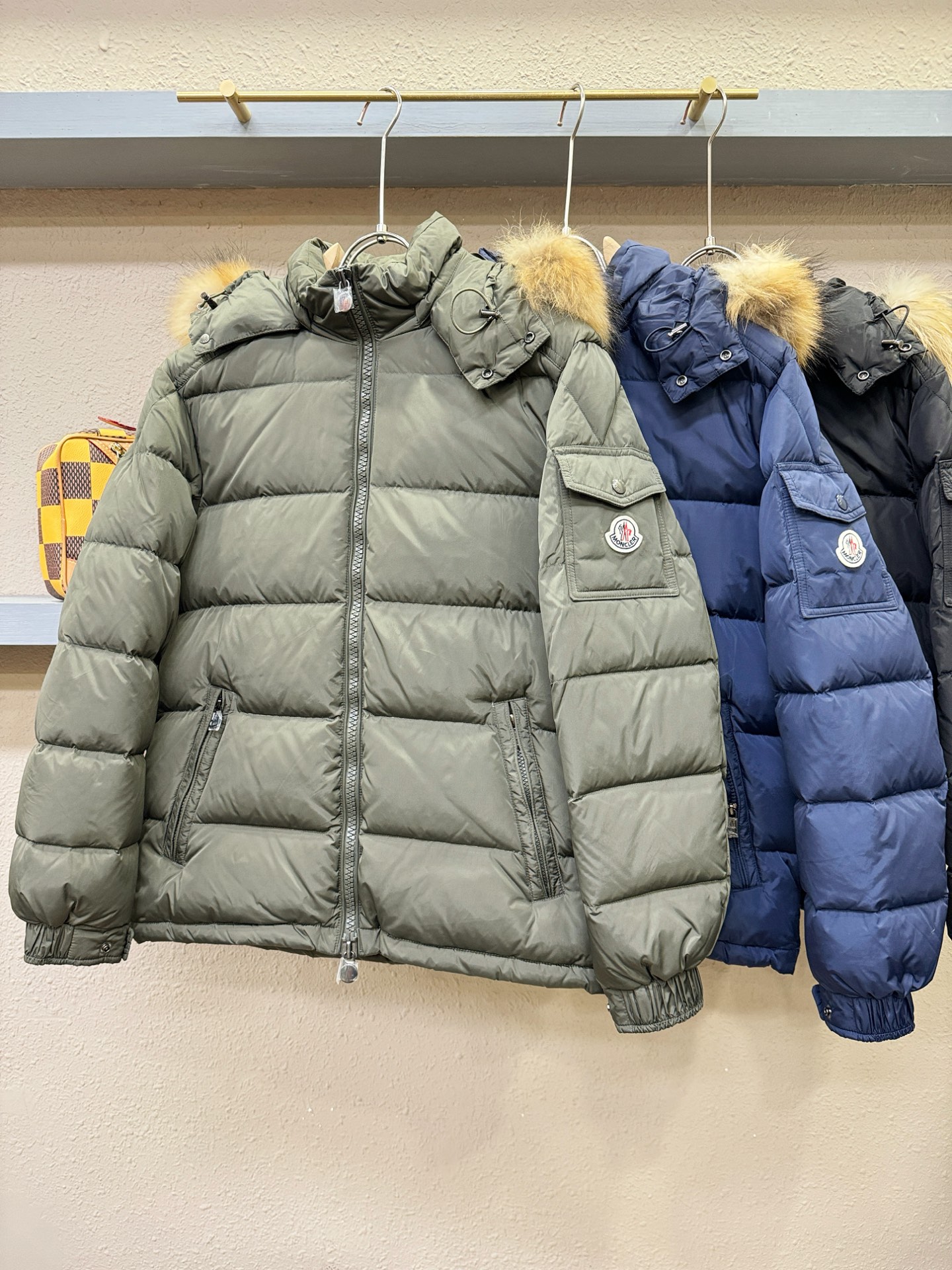 Moncler蒙口 2025新款羽绒服，秀场新品，品相非常完美，专柜高科技防水面料，内里90%白鹅绒填充