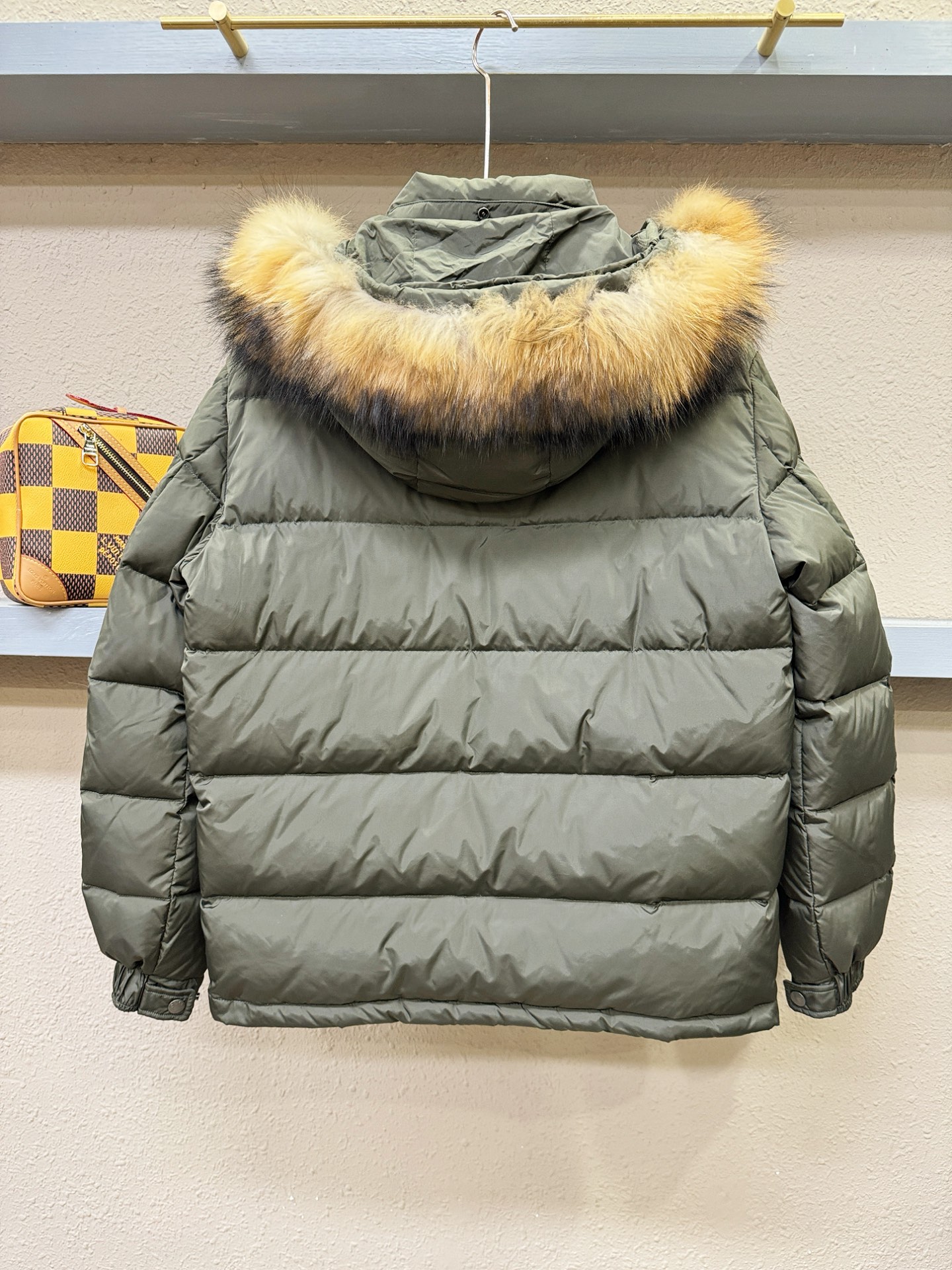 Moncler蒙口 2025新款羽绒服，秀场新品，品相非常完美，专柜高科技防水面料，内里90%白鹅绒填充