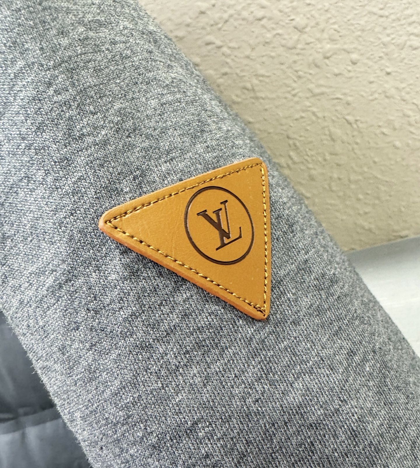 LV路易威登 2025新款外套，秀场新品，品相非常完美，专柜高科技防水面料，内里舒适保暖，色泽饱满诱人，