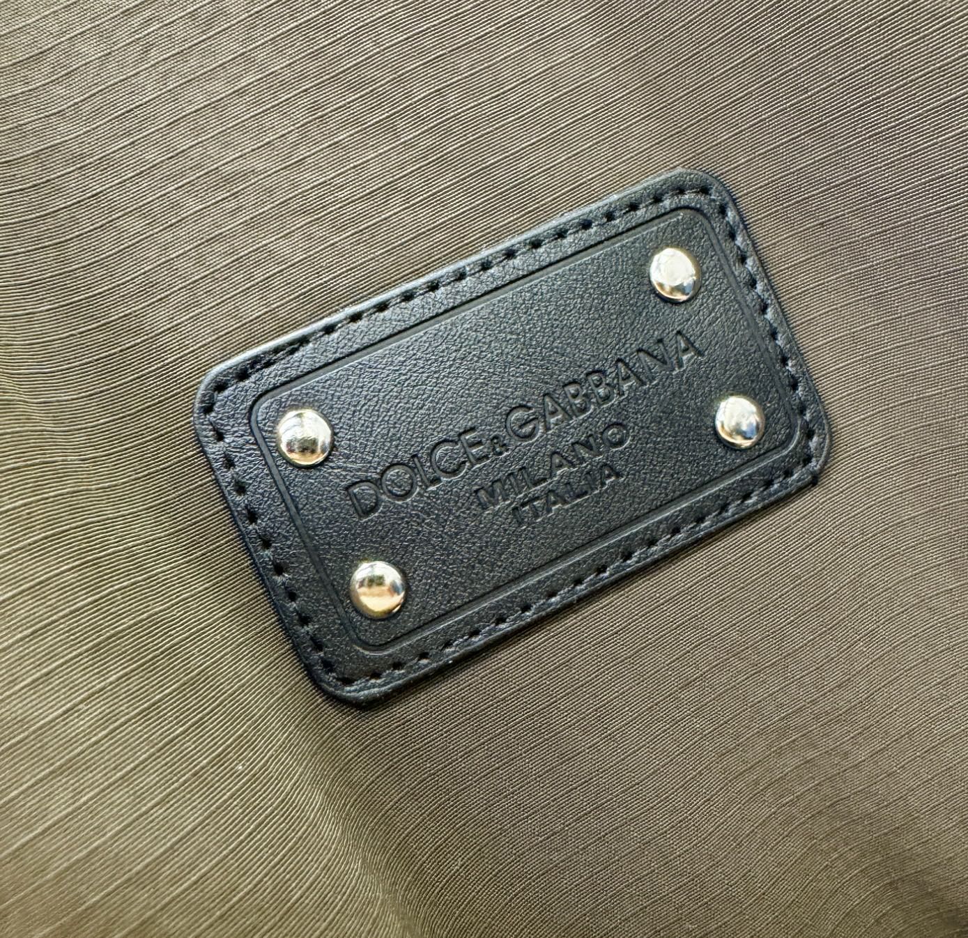 DG杜嘉班纳2025新款外套，秀场新品，加绒加厚，品相非常完美，专柜高科技防水面料，内里舒适保暖，色泽饱