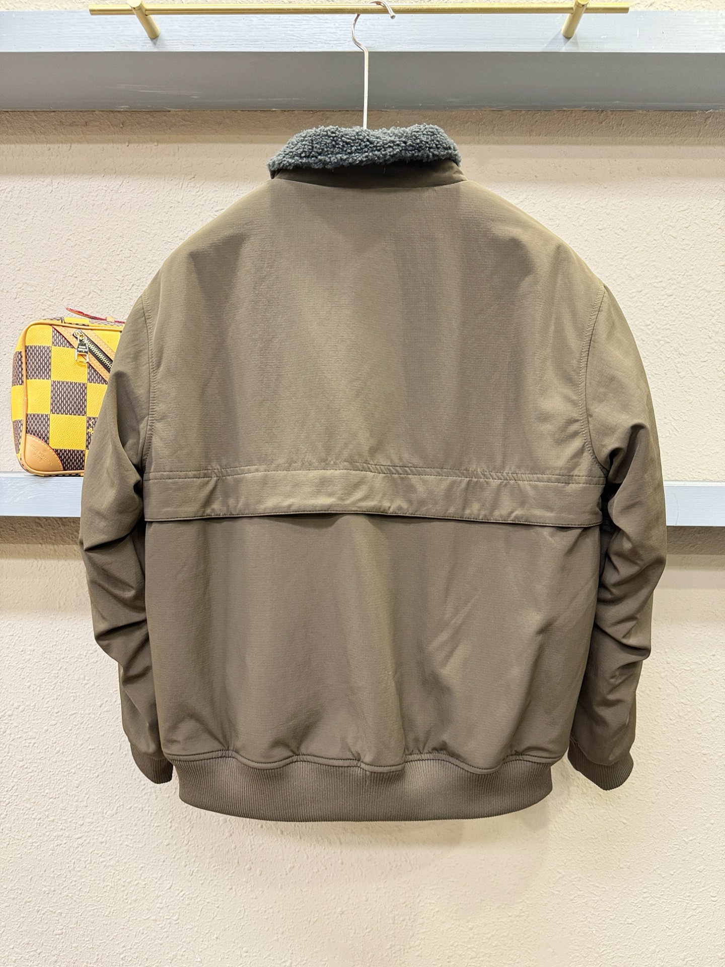 DG杜嘉班纳2025新款外套，秀场新品，加绒加厚，品相非常完美，专柜高科技防水面料，内里舒适保暖，色泽饱