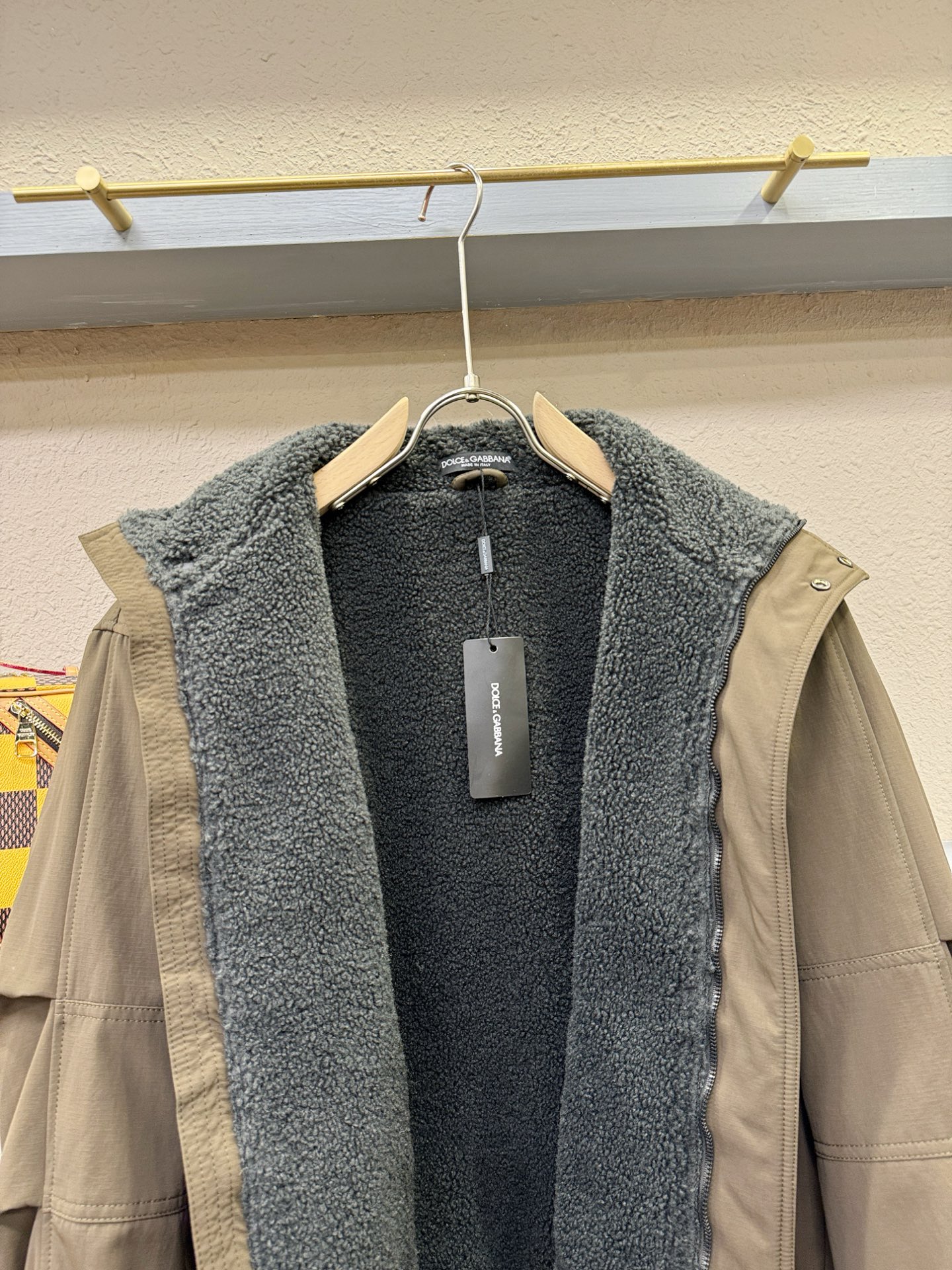 DG杜嘉班纳2025新款外套，秀场新品，加绒加厚，品相非常完美，专柜高科技防水面料，内里舒适保暖，色泽饱