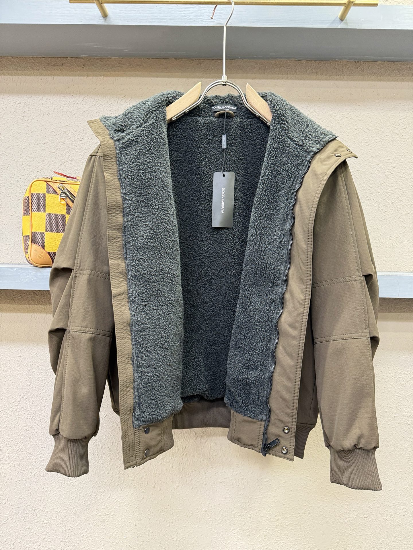 DG杜嘉班纳2025新款外套，秀场新品，加绒加厚，品相非常完美，专柜高科技防水面料，内里舒适保暖，色泽饱