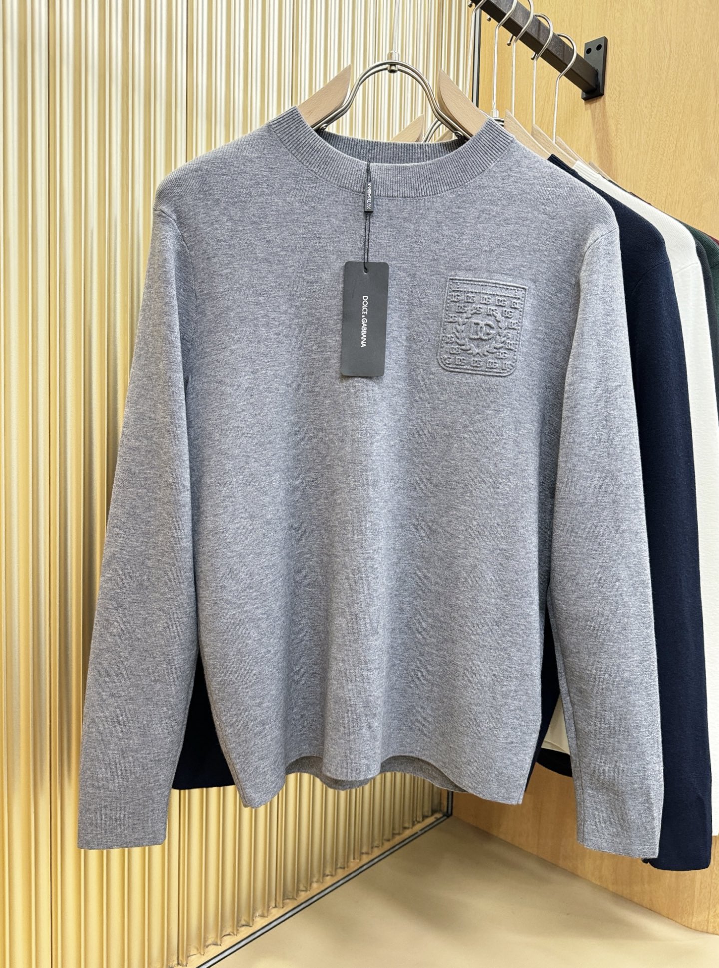 DG 2025新款毛衣，胸前logo设计！贸易公司渠道稀出，同步官网发售！秋冬系列经典设计！此款毛衣甄选