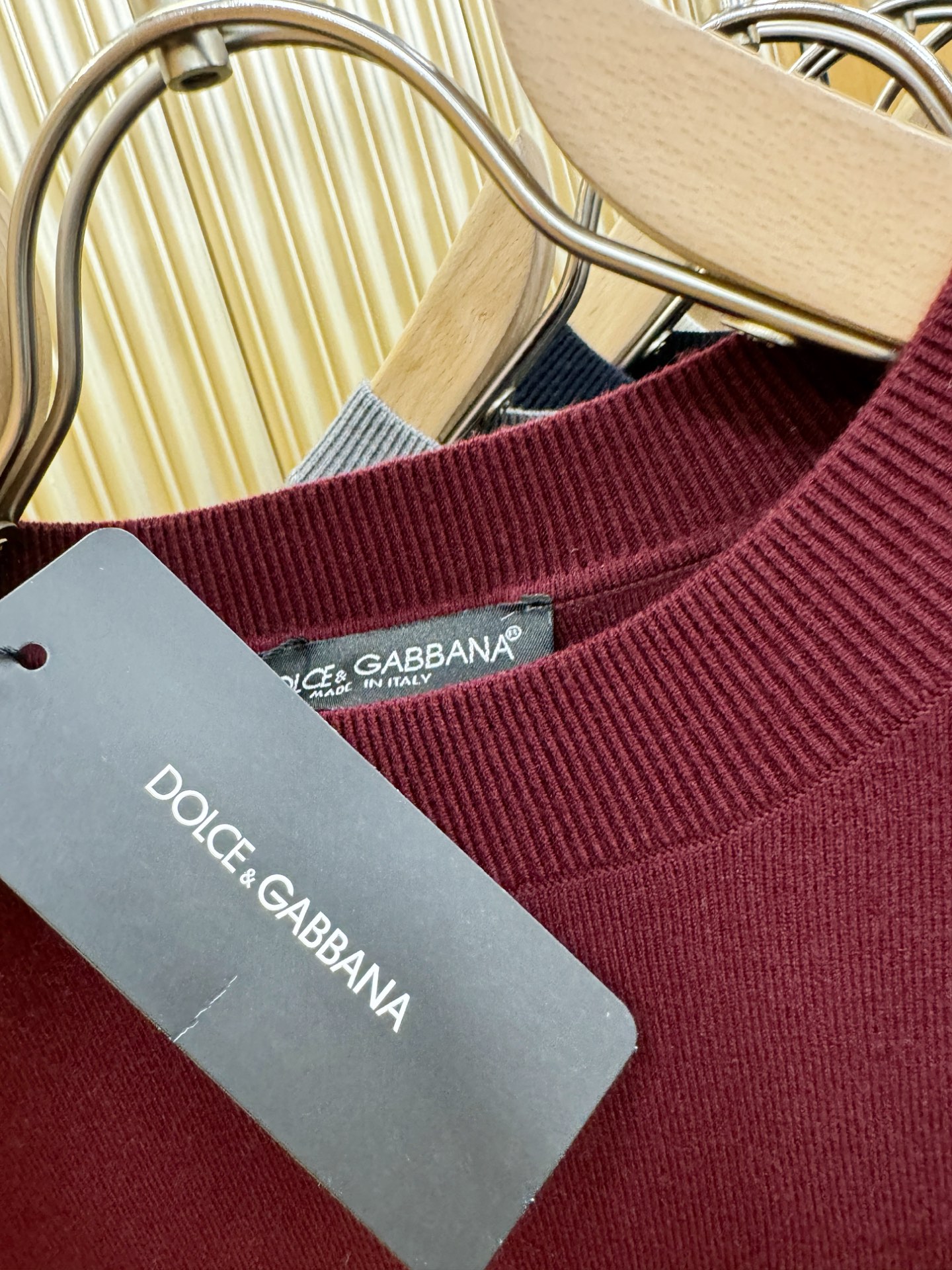 DG 2025新款毛衣，胸前logo设计！贸易公司渠道稀出，同步官网发售！秋冬系列经典设计！此款毛衣甄选