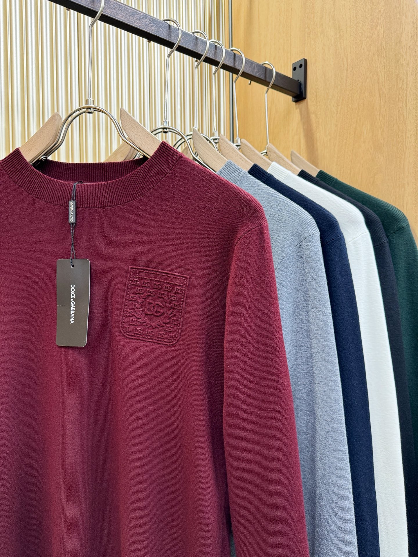 DG 2025新款毛衣，胸前logo设计！贸易公司渠道稀出，同步官网发售！秋冬系列经典设计！此款毛衣甄选