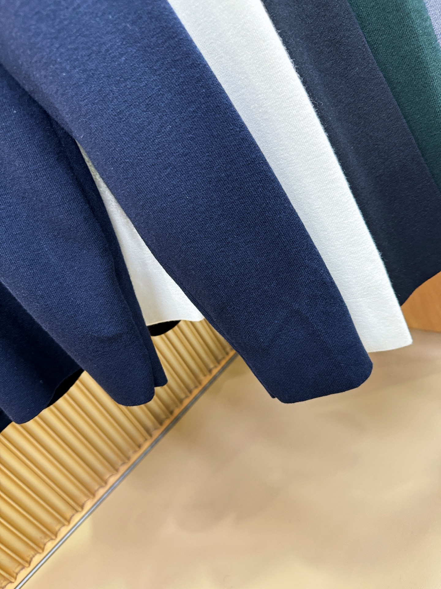 DG 2025新款毛衣，胸前logo设计！贸易公司渠道稀出，同步官网发售！秋冬系列经典设计！此款毛衣甄选