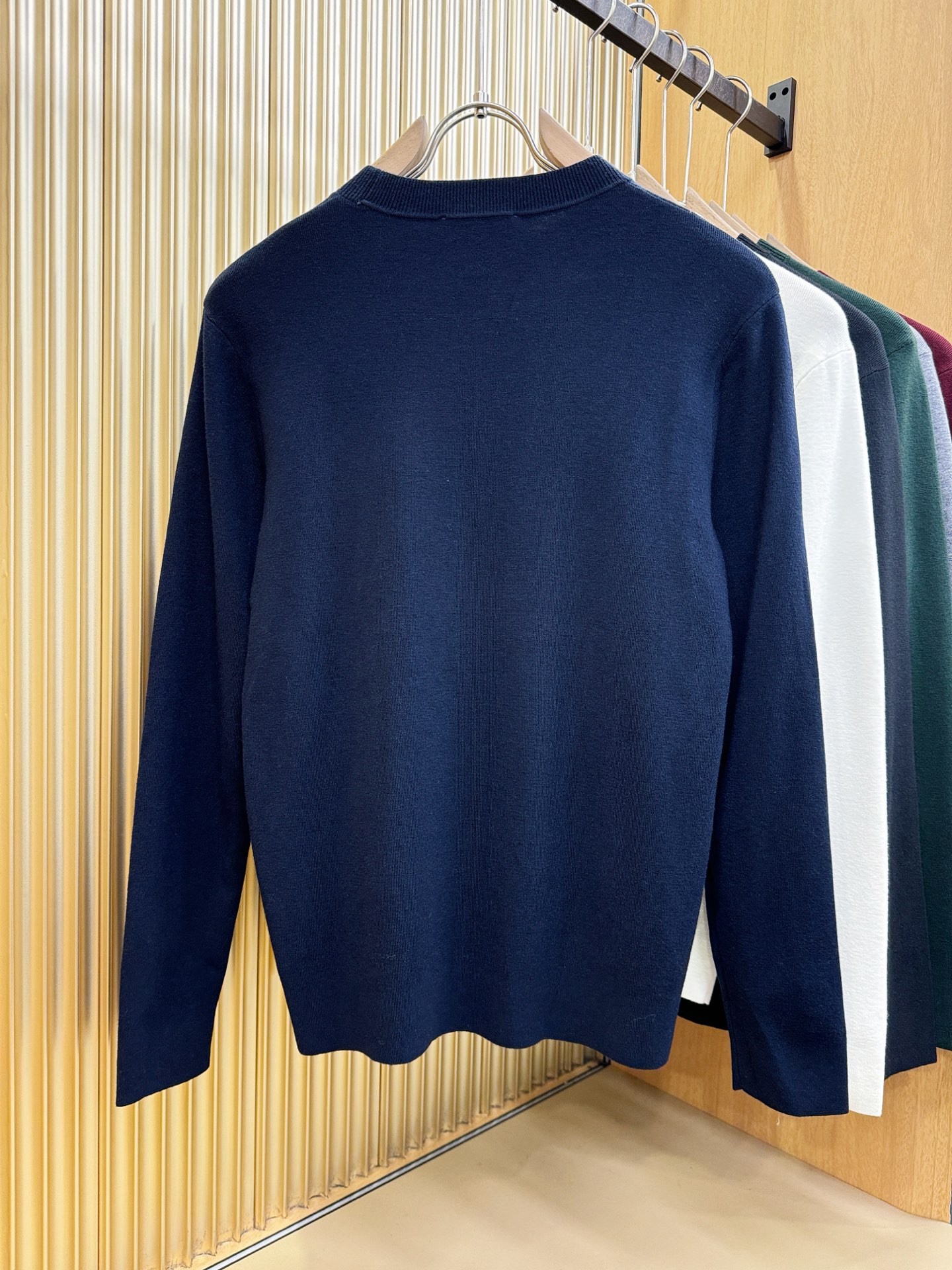 DG 2025新款毛衣，胸前logo设计！贸易公司渠道稀出，同步官网发售！秋冬系列经典设计！此款毛衣甄选