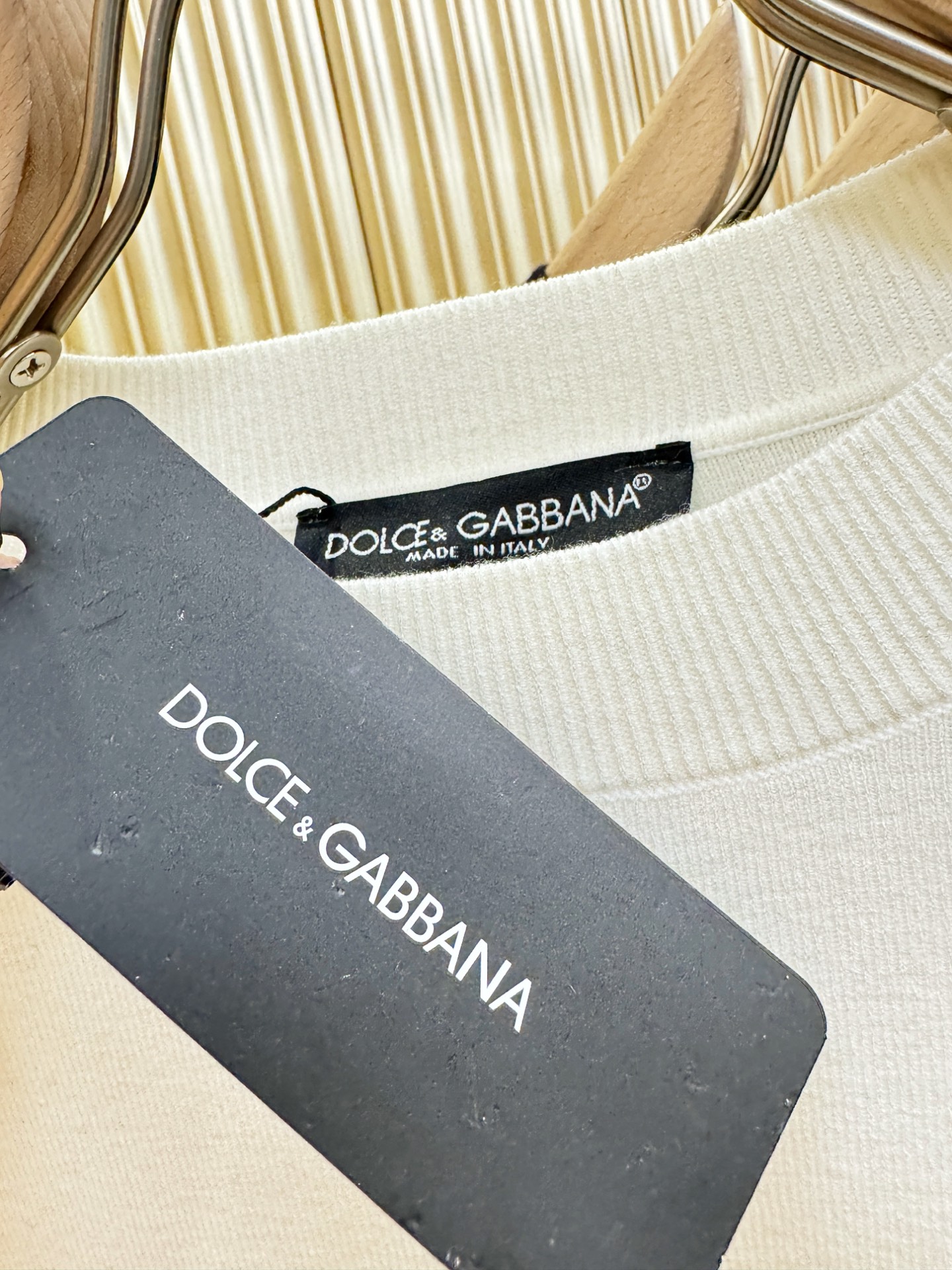 DG 2025新款毛衣，胸前logo设计！贸易公司渠道稀出，同步官网发售！秋冬系列经典设计！此款毛衣甄选