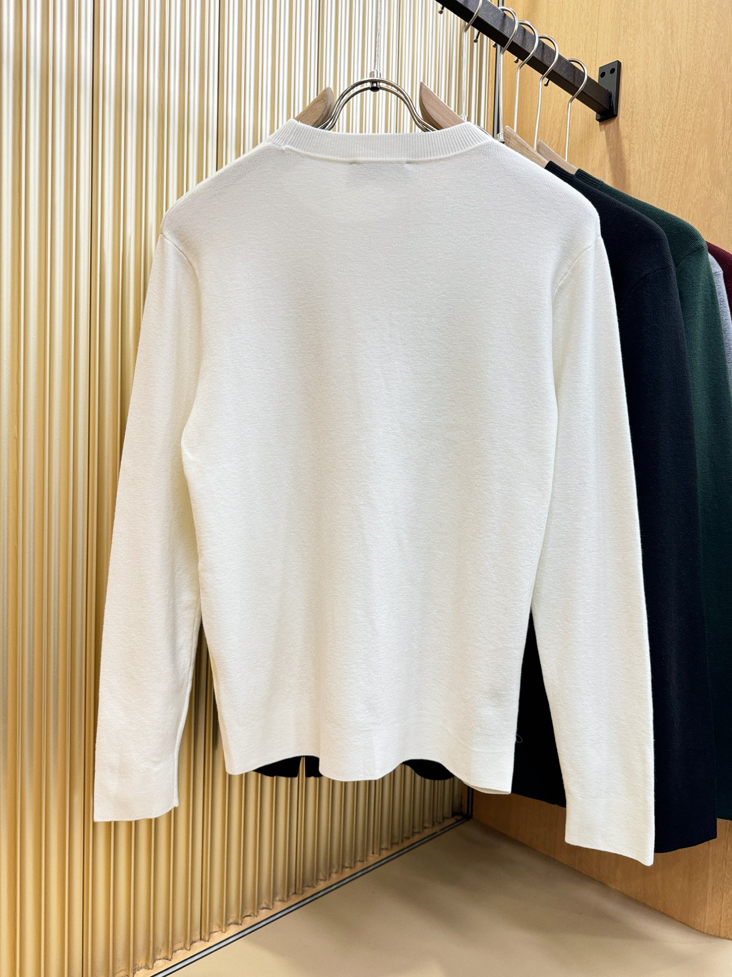 DG 2025新款毛衣，胸前logo设计！贸易公司渠道稀出，同步官网发售！秋冬系列经典设计！此款毛衣甄选