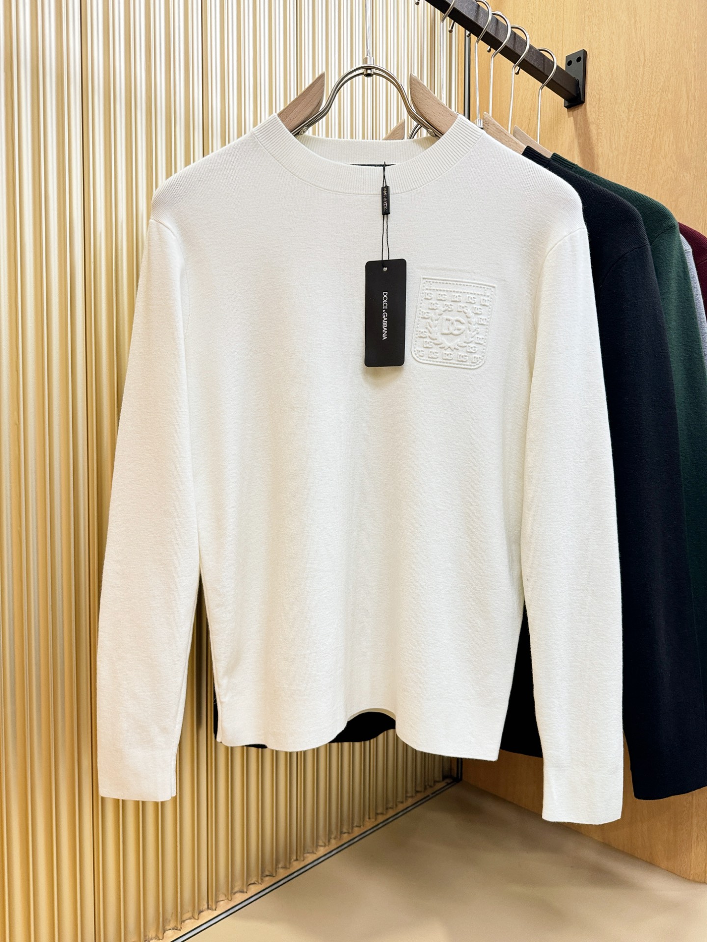 DG 2025新款毛衣，胸前logo设计！贸易公司渠道稀出，同步官网发售！秋冬系列经典设计！此款毛衣甄选