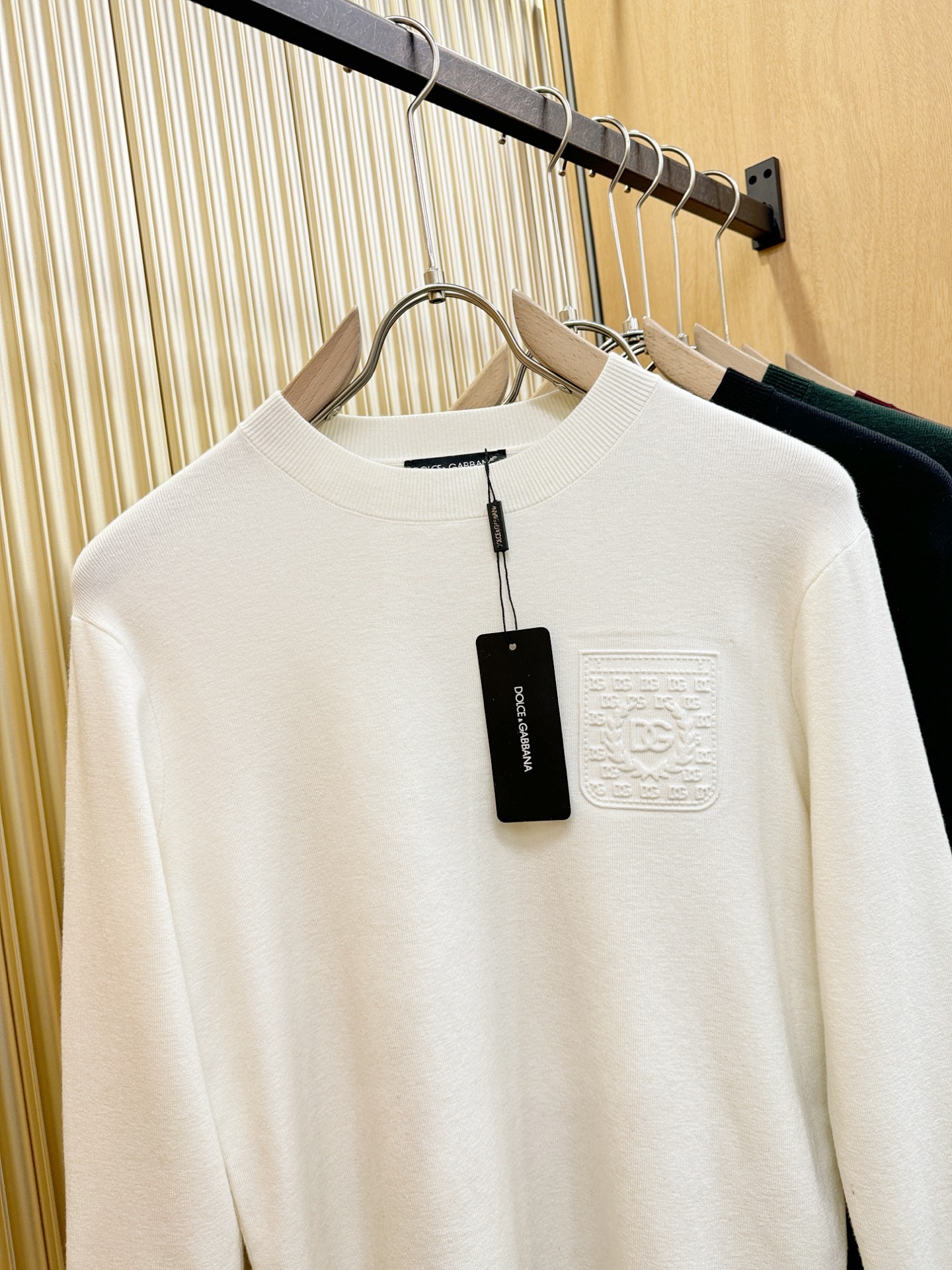 DG 2025新款毛衣，胸前logo设计！贸易公司渠道稀出，同步官网发售！秋冬系列经典设计！此款毛衣甄选