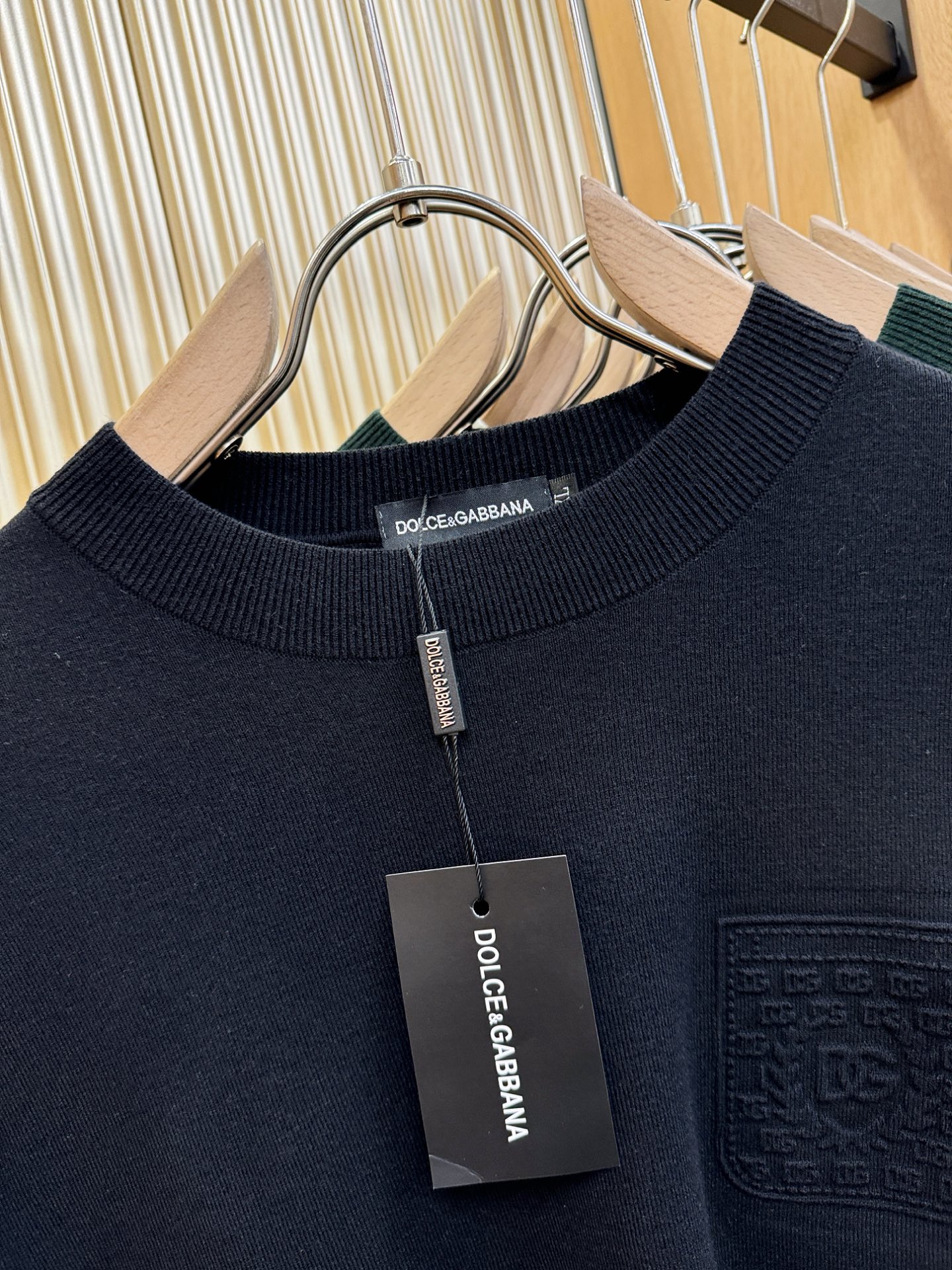 DG 2025新款毛衣，胸前logo设计！贸易公司渠道稀出，同步官网发售！秋冬系列经典设计！此款毛衣甄选