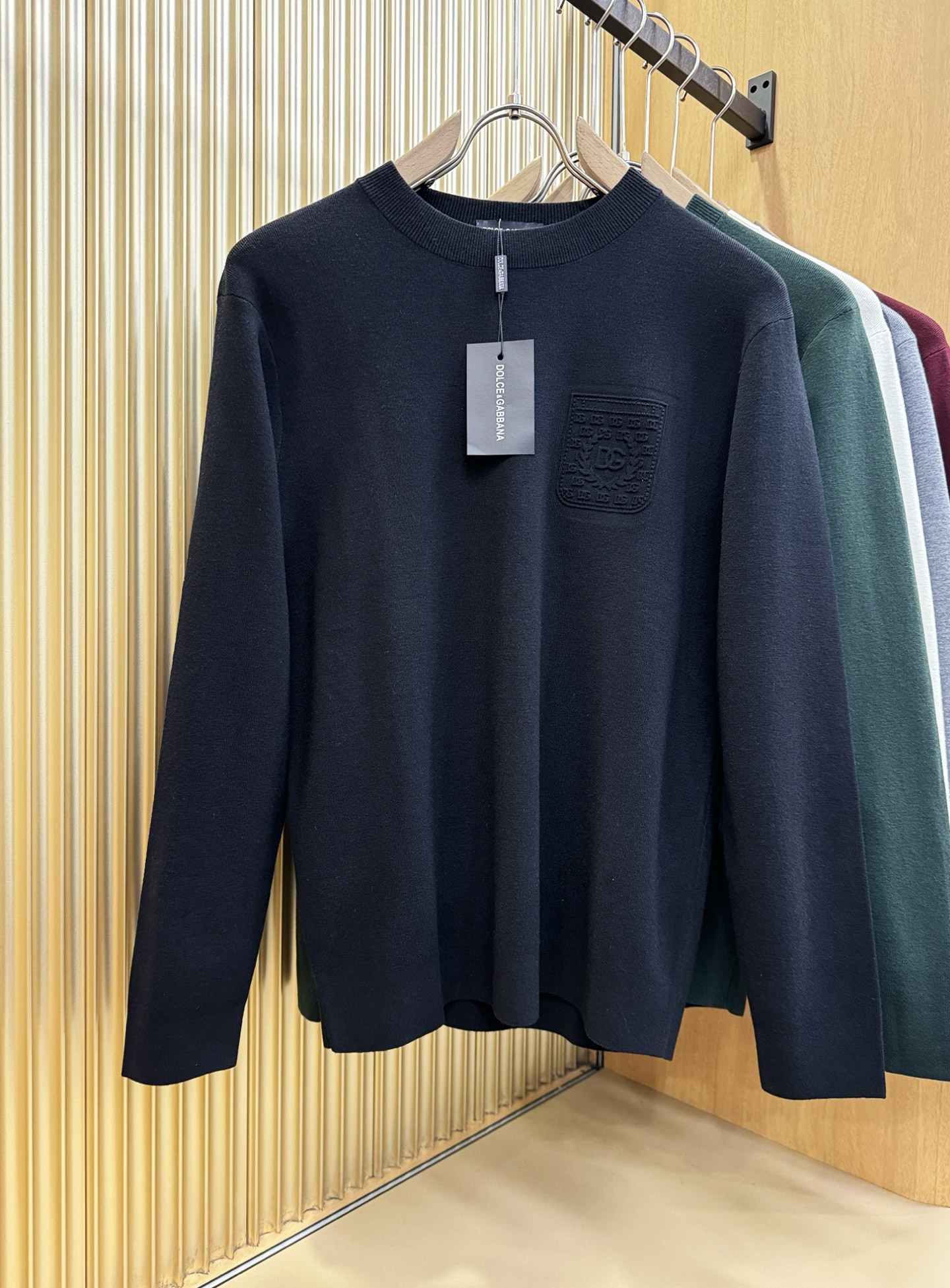 DG 2025新款毛衣，胸前logo设计！贸易公司渠道稀出，同步官网发售！秋冬系列经典设计！此款毛衣甄选