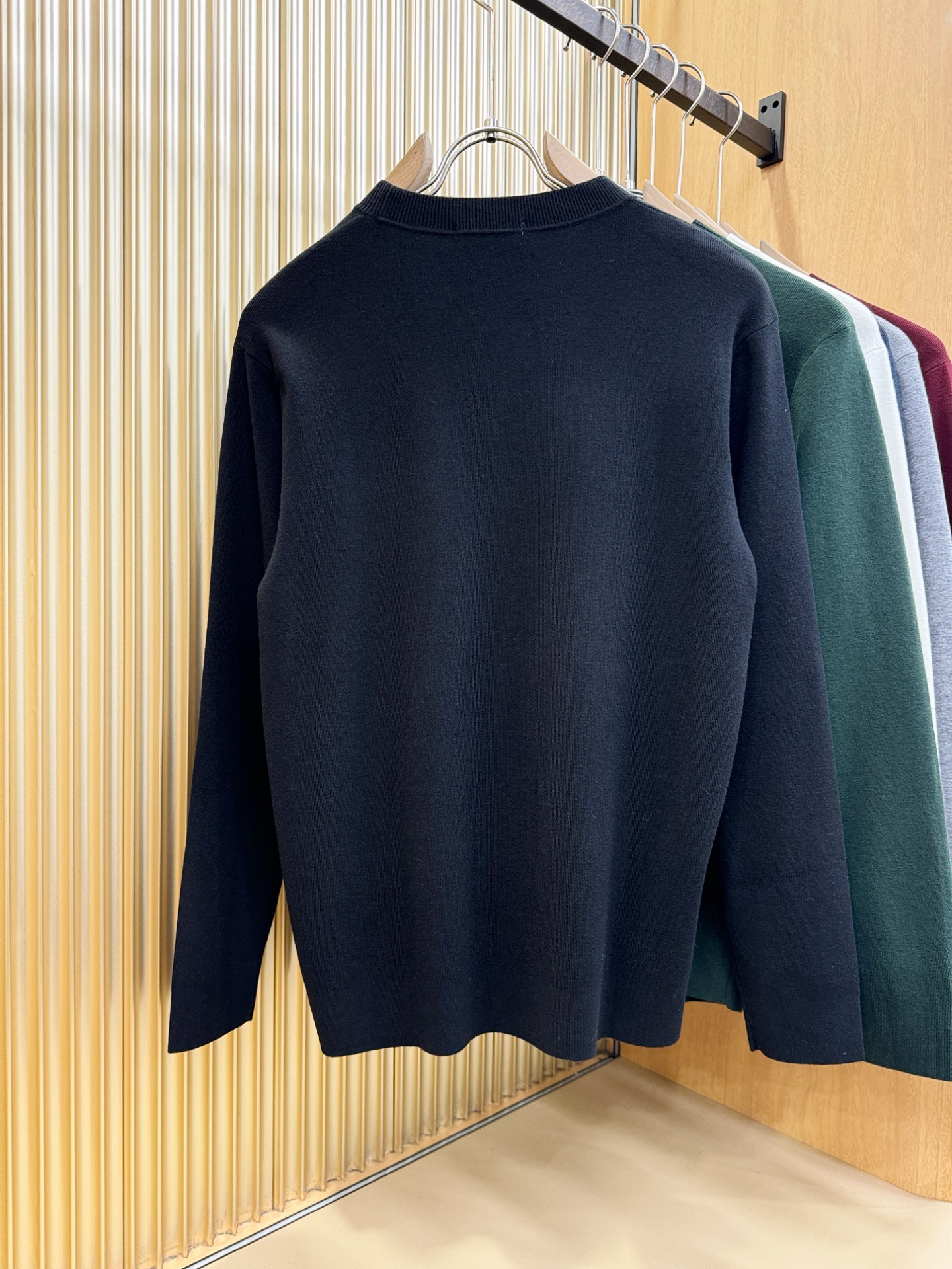 DG 2025新款毛衣，胸前logo设计！贸易公司渠道稀出，同步官网发售！秋冬系列经典设计！此款毛衣甄选