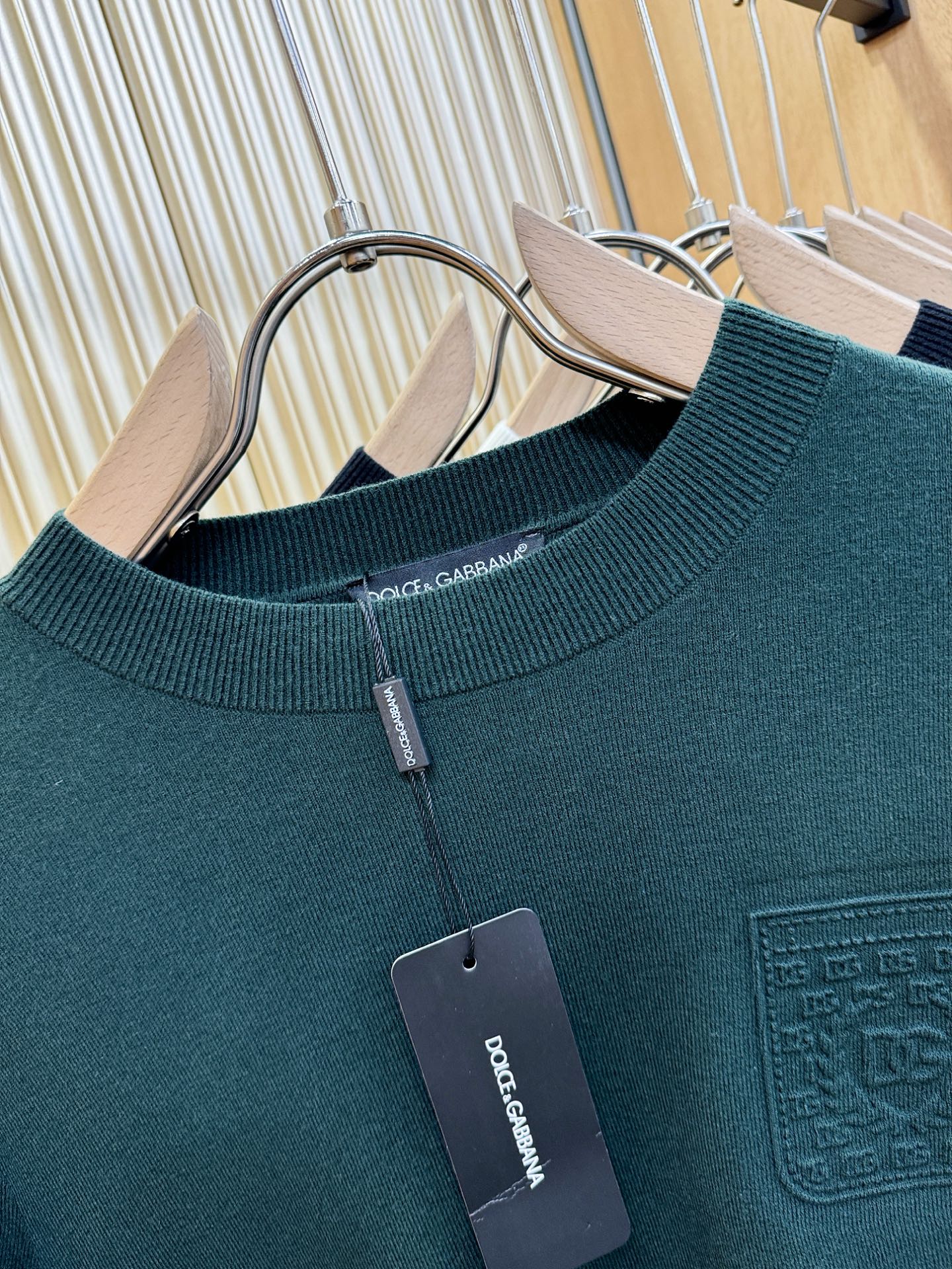 DG 2025新款毛衣，胸前logo设计！贸易公司渠道稀出，同步官网发售！秋冬系列经典设计！此款毛衣甄选