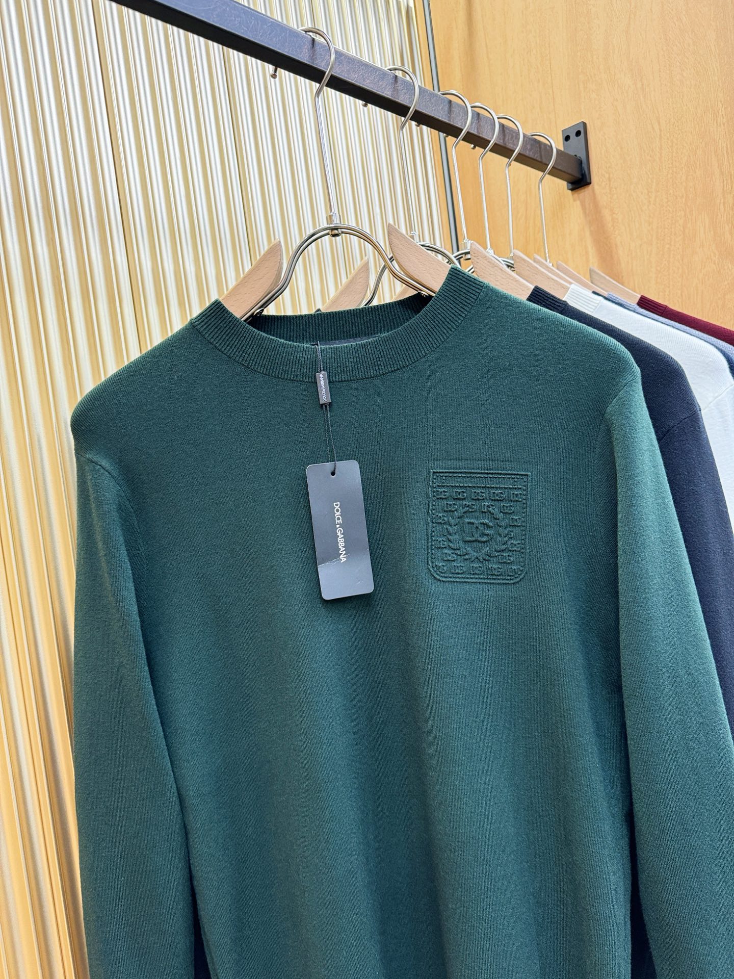 DG 2025新款毛衣，胸前logo设计！贸易公司渠道稀出，同步官网发售！秋冬系列经典设计！此款毛衣甄选