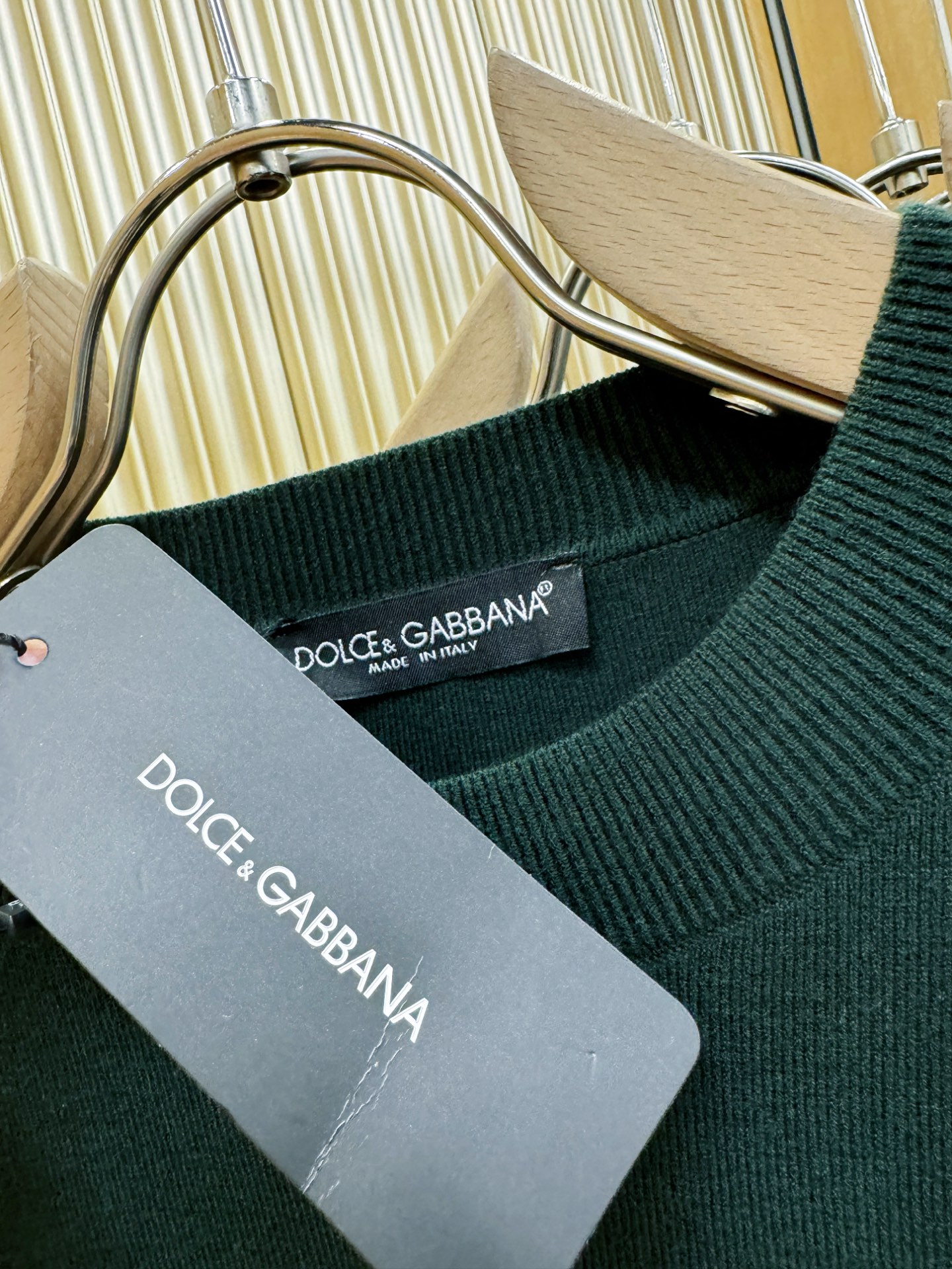 DG 2025新款毛衣，胸前logo设计！贸易公司渠道稀出，同步官网发售！秋冬系列经典设计！此款毛衣甄选