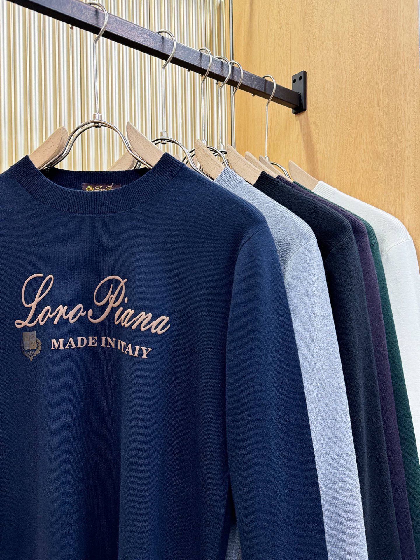 Loro Piana诺悠翩雅 2025新款毛衣，胸前logo设计！贸易公司渠道稀出，同步官网发售！秋冬系