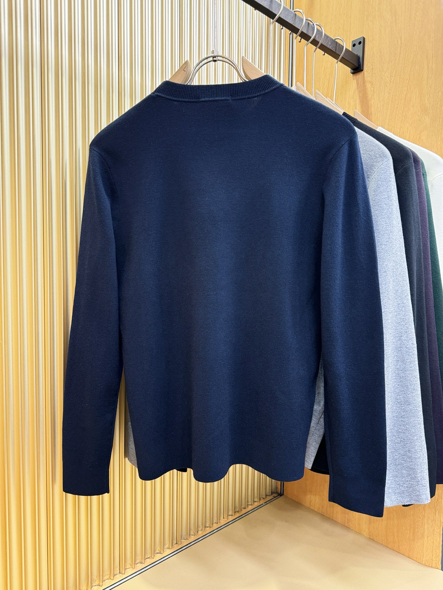 Loro Piana诺悠翩雅 2025新款毛衣，胸前logo设计！贸易公司渠道稀出，同步官网发售！秋冬系