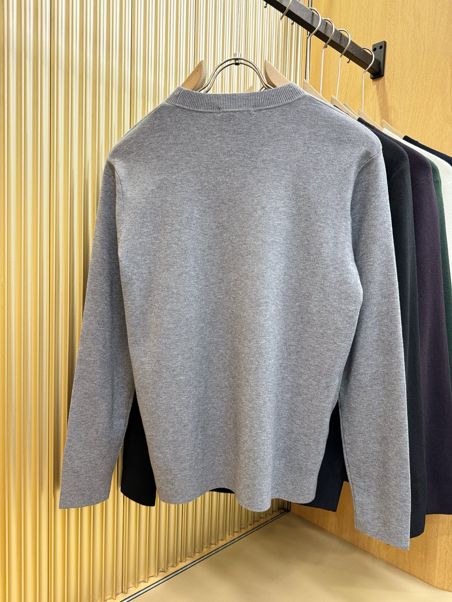 Loro Piana诺悠翩雅 2025新款毛衣，胸前logo设计！贸易公司渠道稀出，同步官网发售！秋冬系