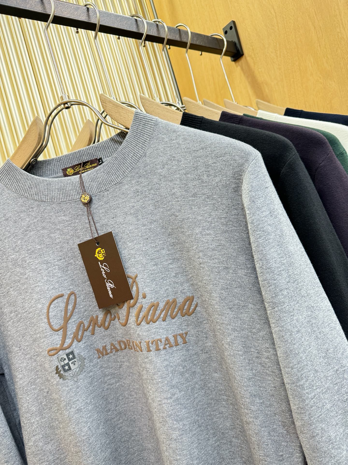 Loro Piana诺悠翩雅 2025新款毛衣，胸前logo设计！贸易公司渠道稀出，同步官网发售！秋冬系