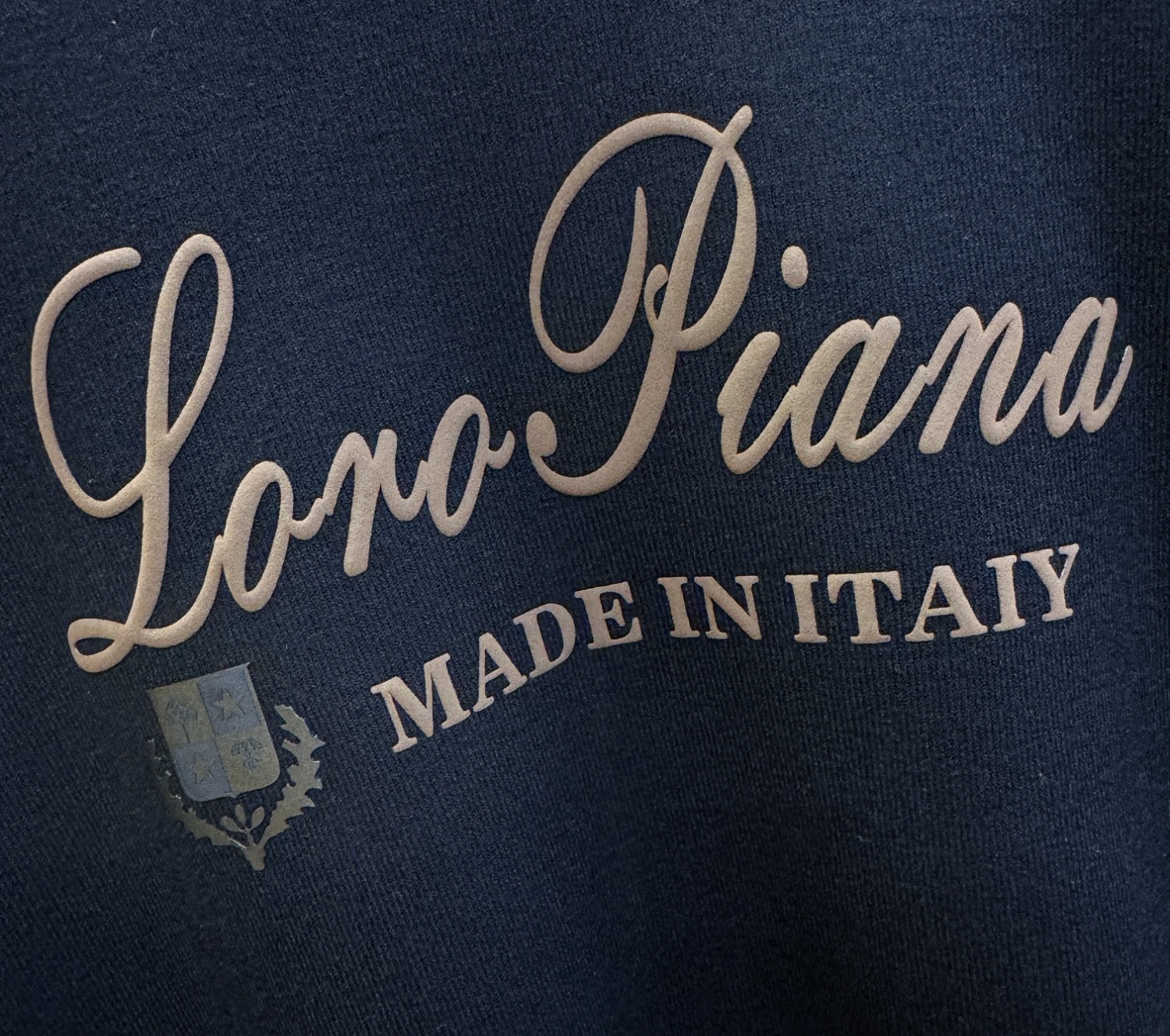 Loro Piana诺悠翩雅 2025新款毛衣，胸前logo设计！贸易公司渠道稀出，同步官网发售！秋冬系