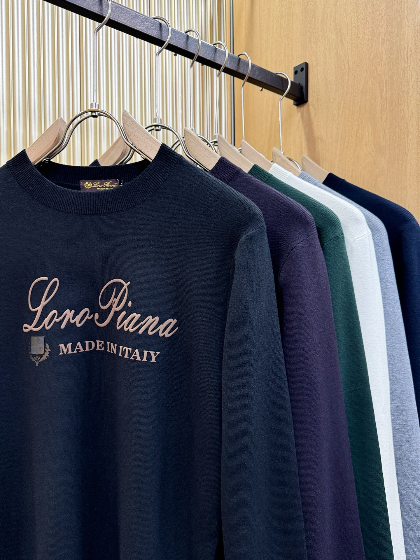 Loro Piana诺悠翩雅 2025新款毛衣，胸前logo设计！贸易公司渠道稀出，同步官网发售！秋冬系