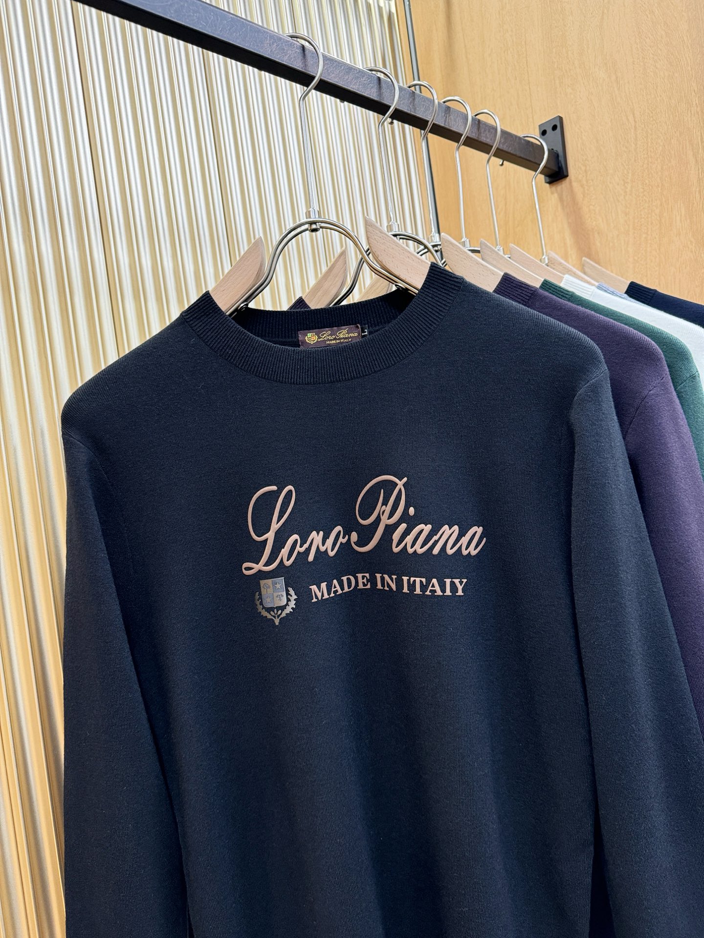 Loro Piana诺悠翩雅 2025新款毛衣，胸前logo设计！贸易公司渠道稀出，同步官网发售！秋冬系