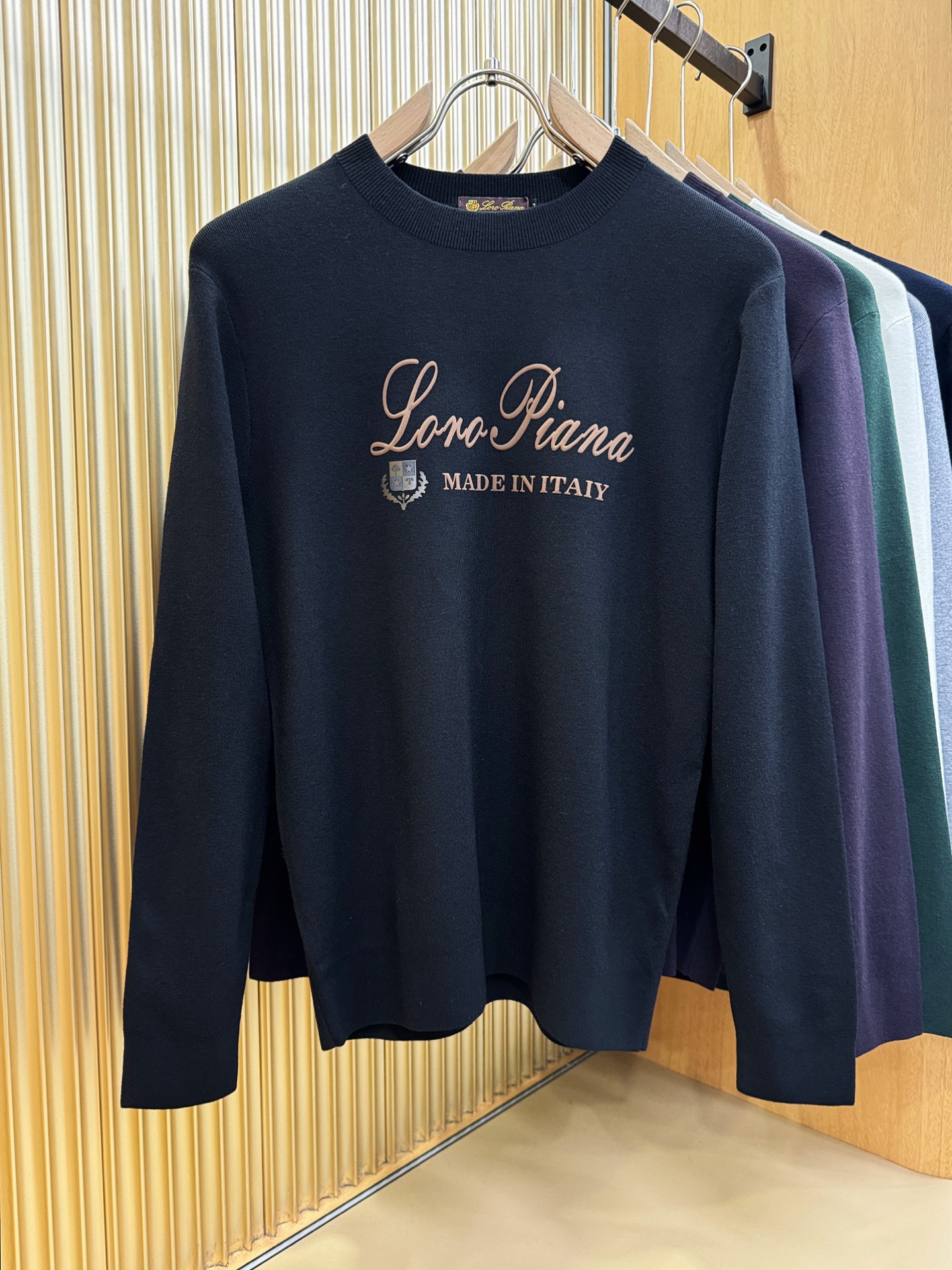 Loro Piana诺悠翩雅 2025新款毛衣，胸前logo设计！贸易公司渠道稀出，同步官网发售！秋冬系