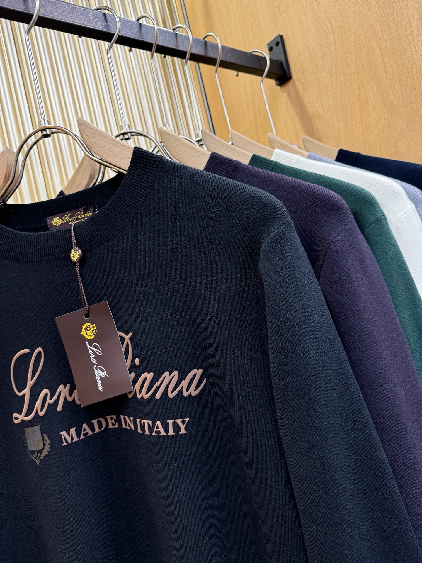 Loro Piana诺悠翩雅 2025新款毛衣，胸前logo设计！贸易公司渠道稀出，同步官网发售！秋冬系