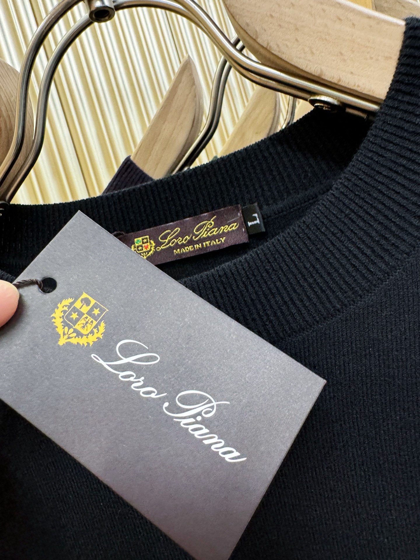 Loro Piana诺悠翩雅 2025新款毛衣，胸前logo设计！贸易公司渠道稀出，同步官网发售！秋冬系