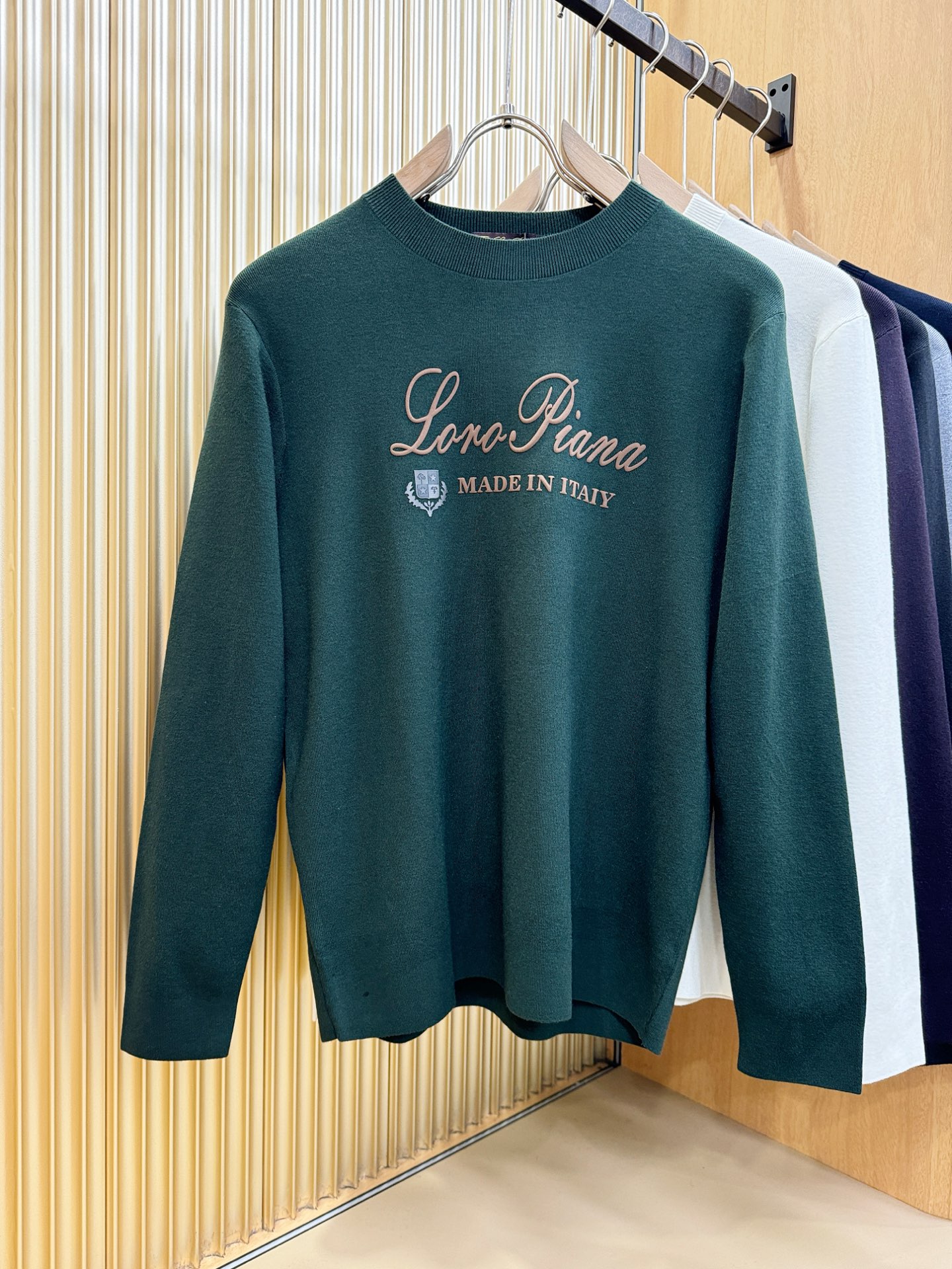 Loro Piana诺悠翩雅 2025新款毛衣，胸前logo设计！贸易公司渠道稀出，同步官网发售！秋冬系