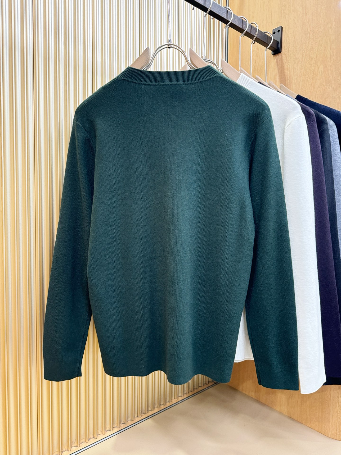 Loro Piana诺悠翩雅 2025新款毛衣，胸前logo设计！贸易公司渠道稀出，同步官网发售！秋冬系